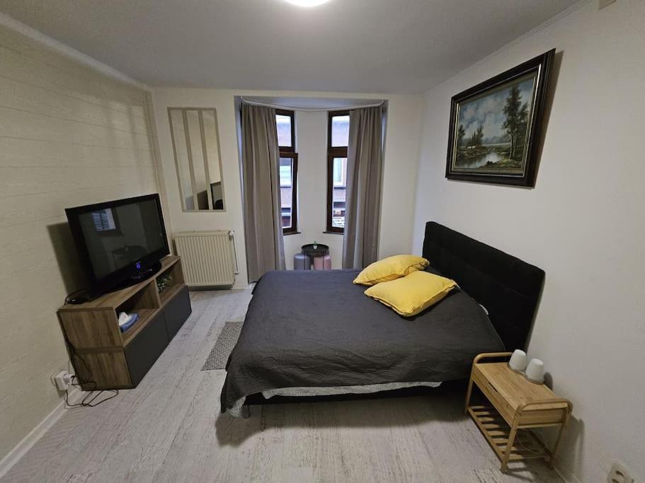 Beautiful, renovated fully self contained room