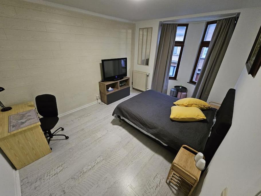 Beautiful, renovated fully self contained room