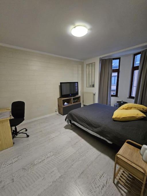Beautiful, renovated fully self contained room