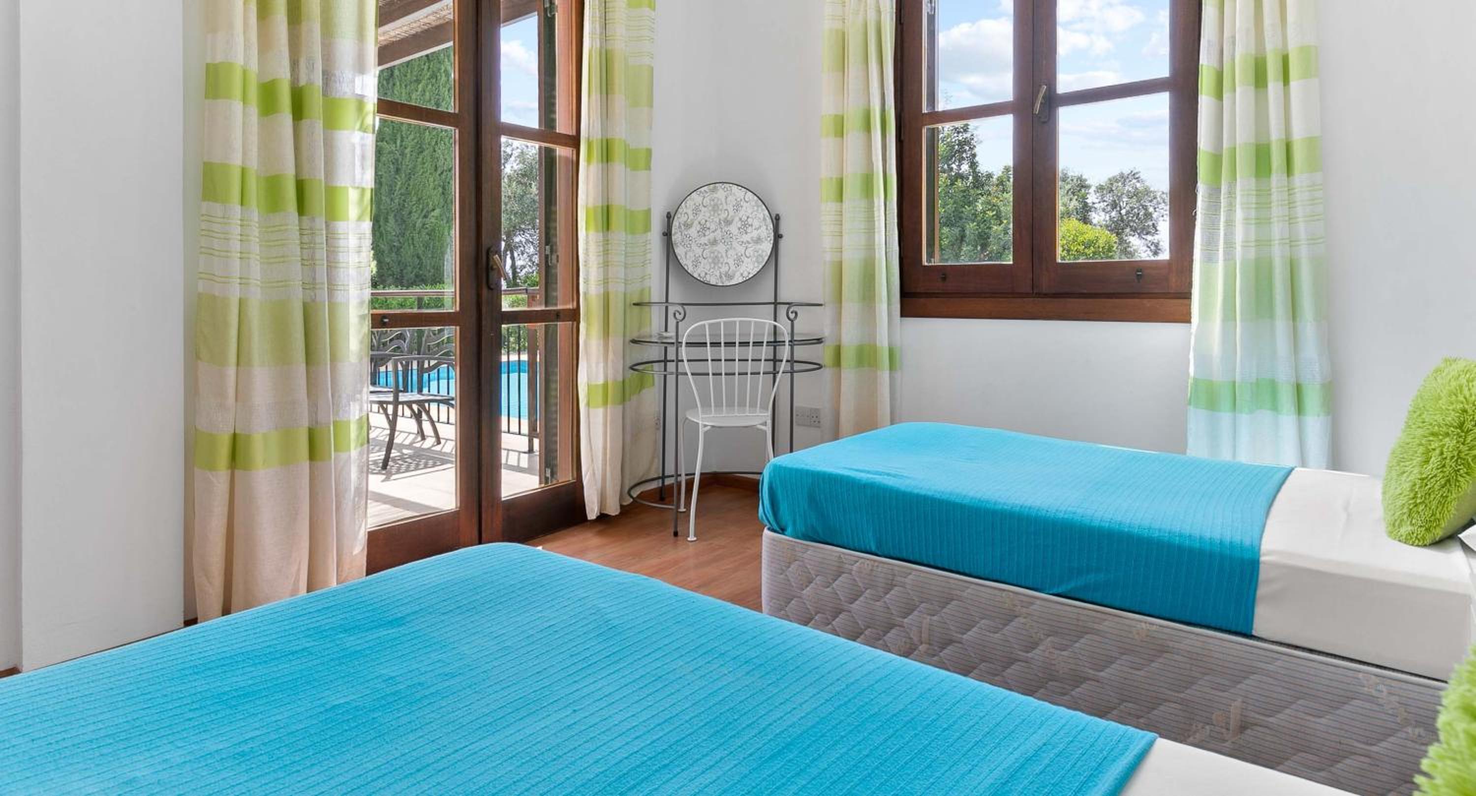 3 bedroom Villa Tala with private pool and sunset views, Aphrodite Hills Resort