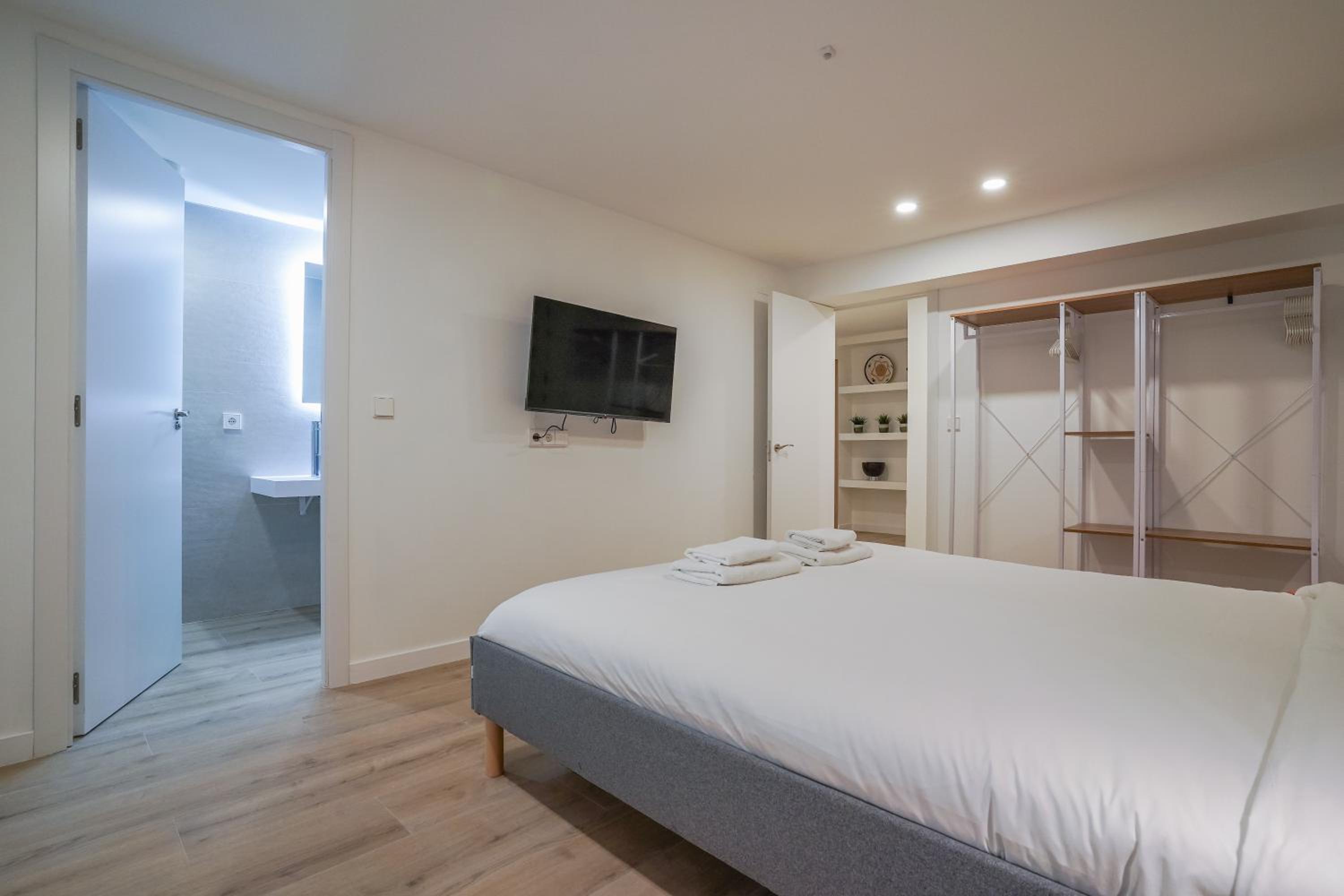Modern duplex-3Bedrooms 3Bathrooms-Lavapiés
