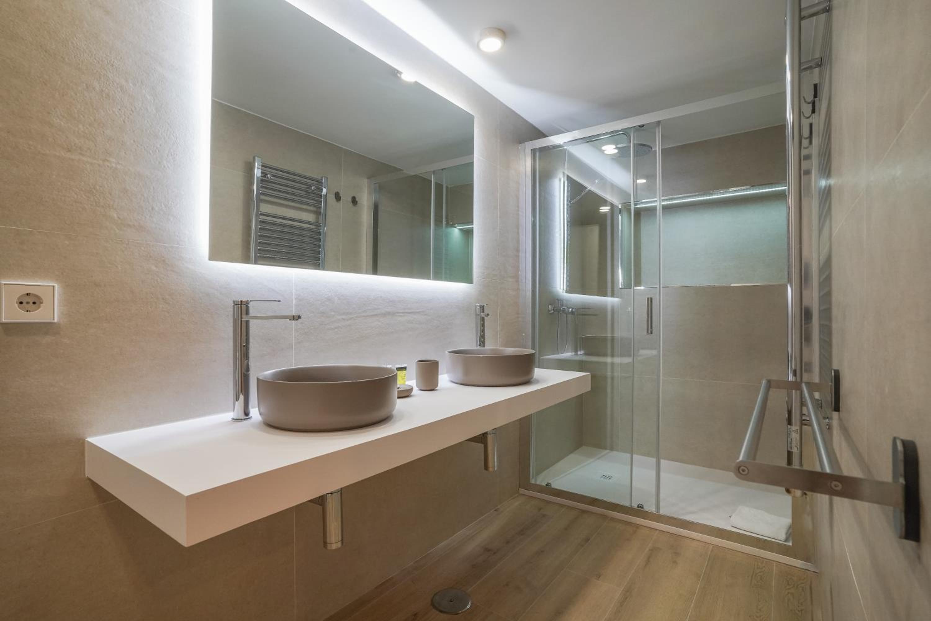 Modern duplex-3Bedrooms 3Bathrooms-Lavapiés