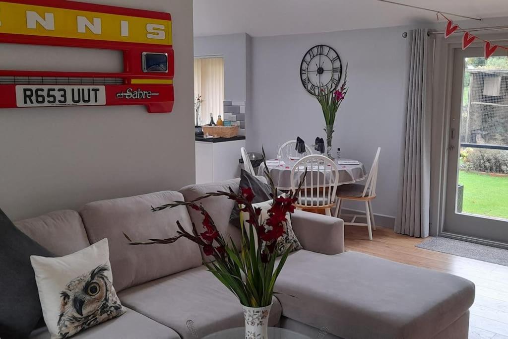 Owlhoot Annexe