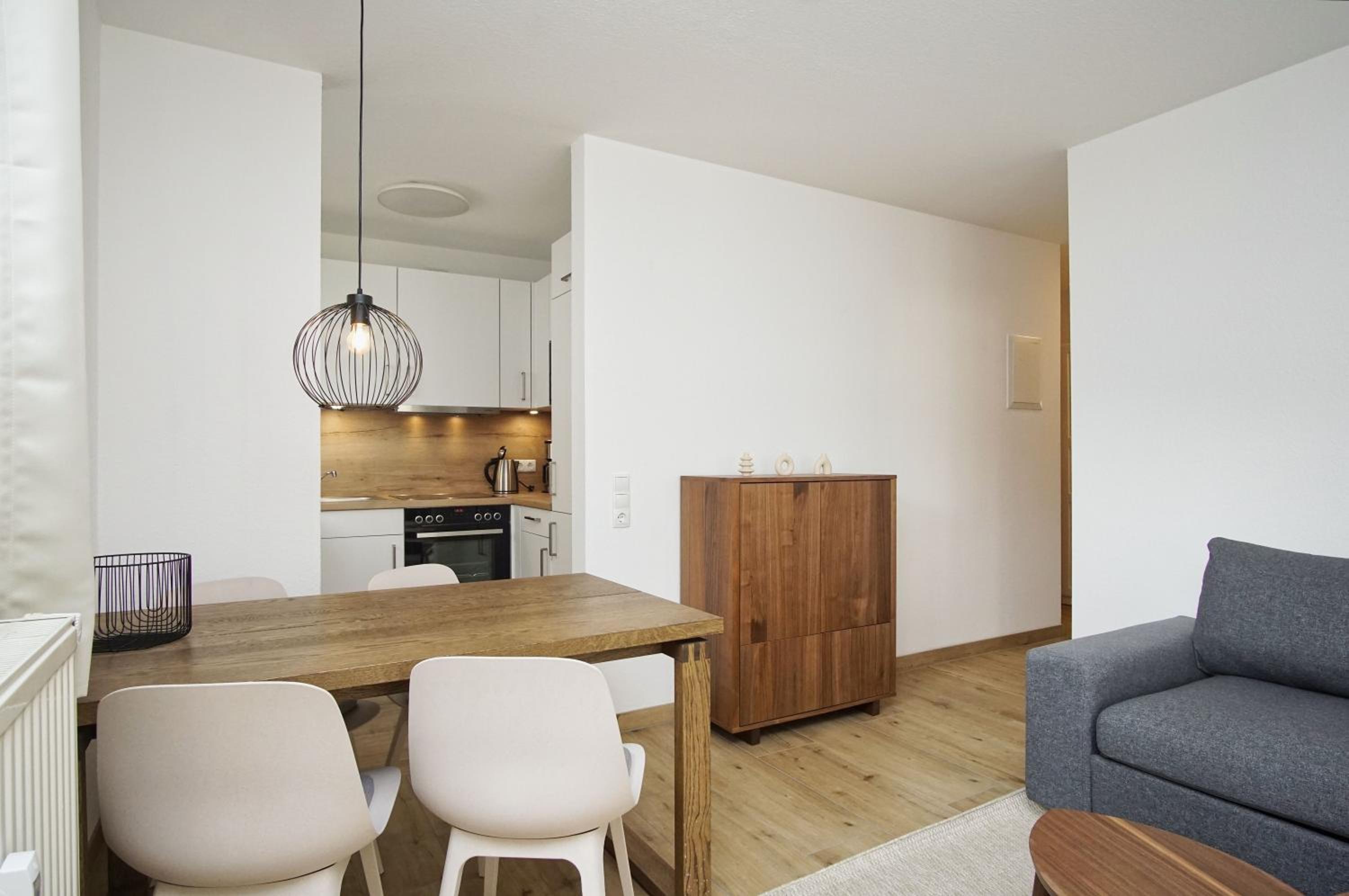 Terrasse, gratis Nutzung vom AHOI Erlebnisbad und Sauna inSellin - Villa Karola FeWo 06