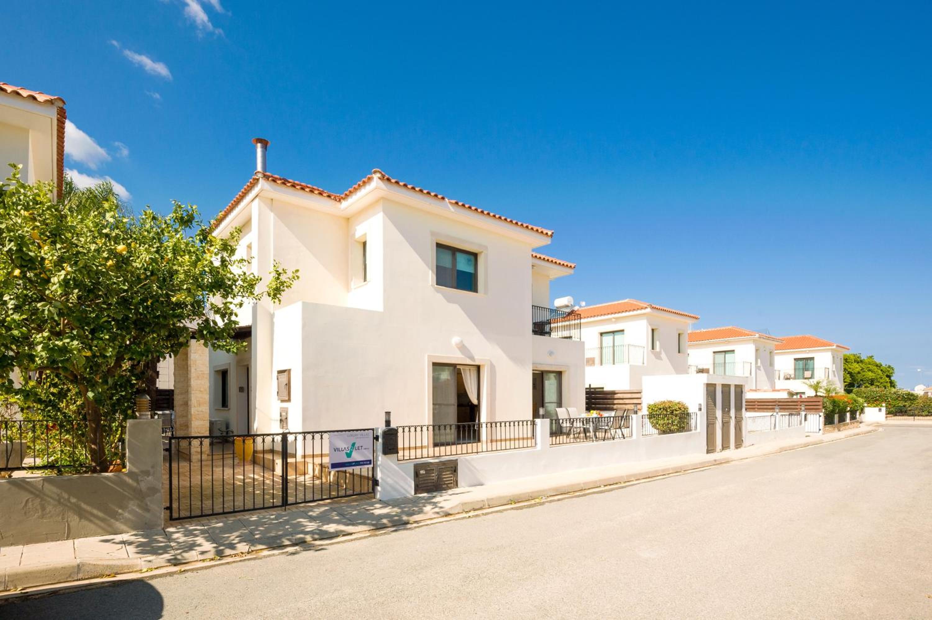Villa Maya - 4bed with Private Heated Pool