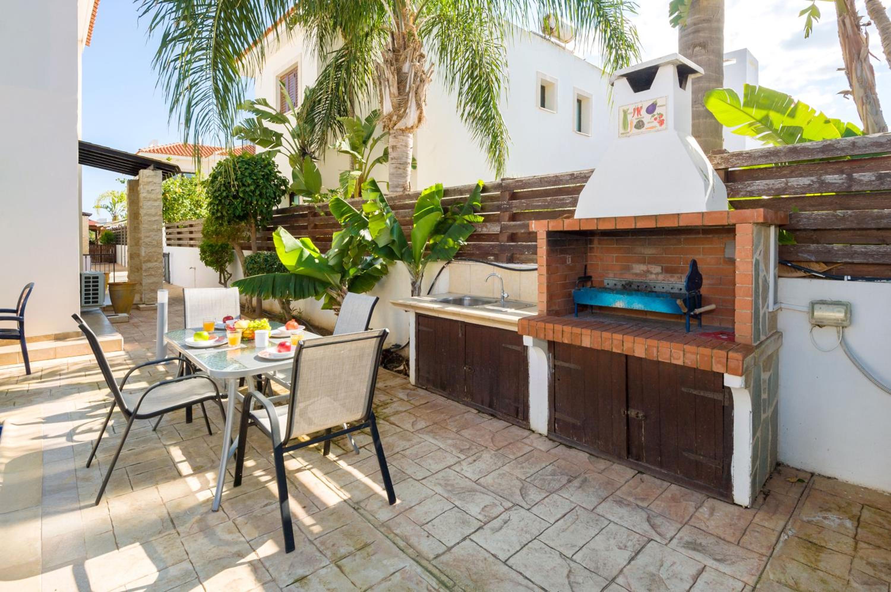 Villa Maya - 4bed with Private Heated Pool