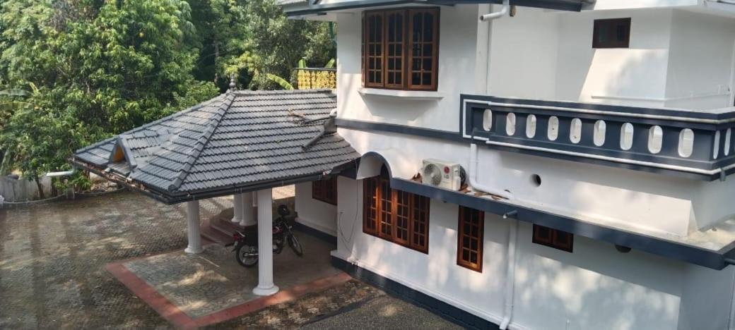 Holiday homes in kidangoor kottayam kerala view 2