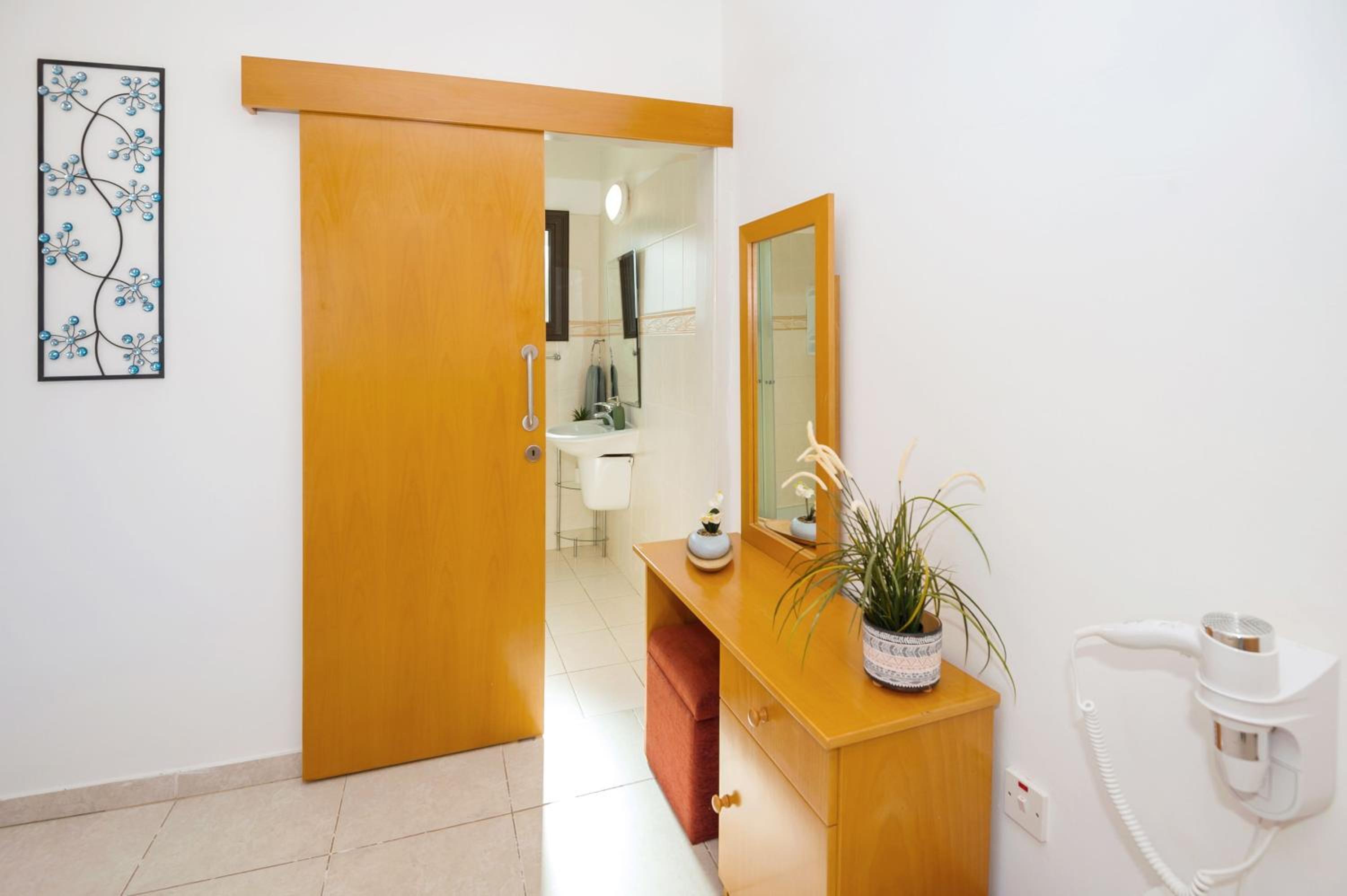 Villa Maya - 4bed with Private Heated Pool