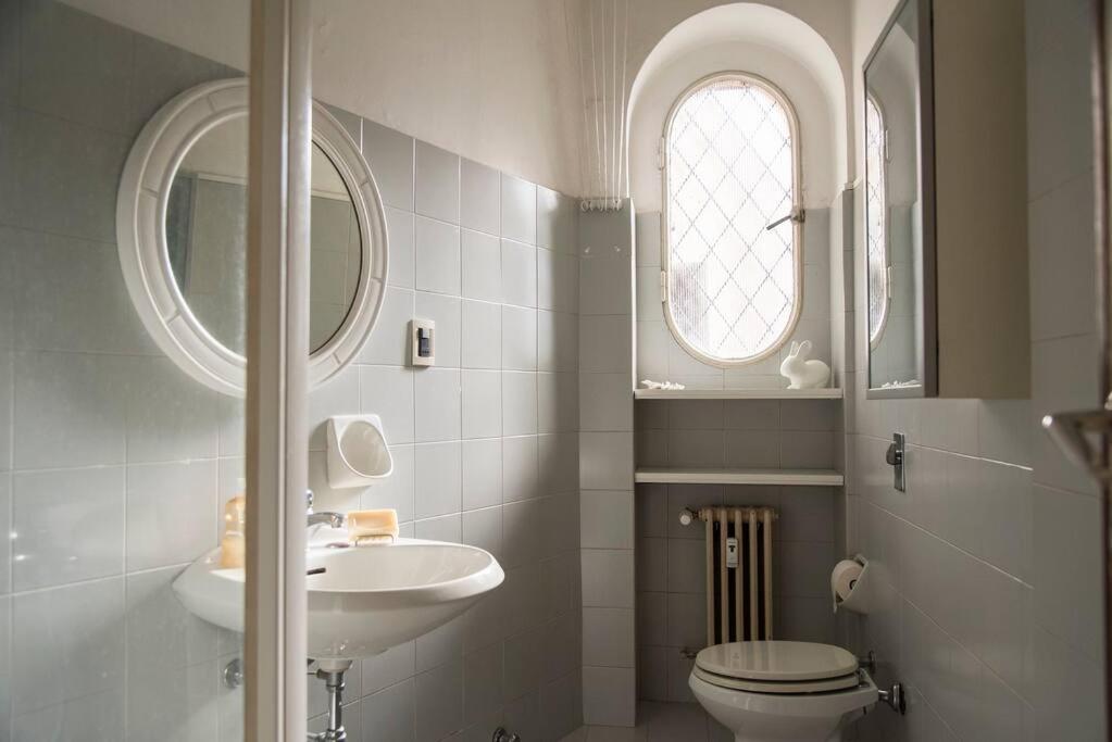 BRERA Luxurious Elegant Bright Suite Downtown