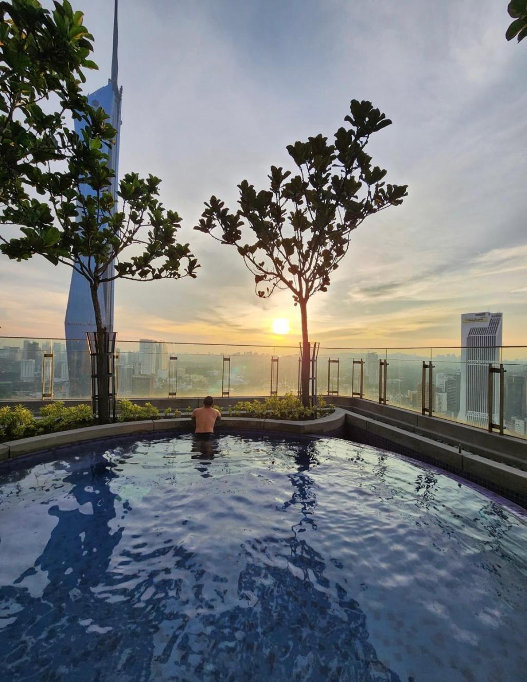 Balcony Unit II & The Robertson Residence 33f