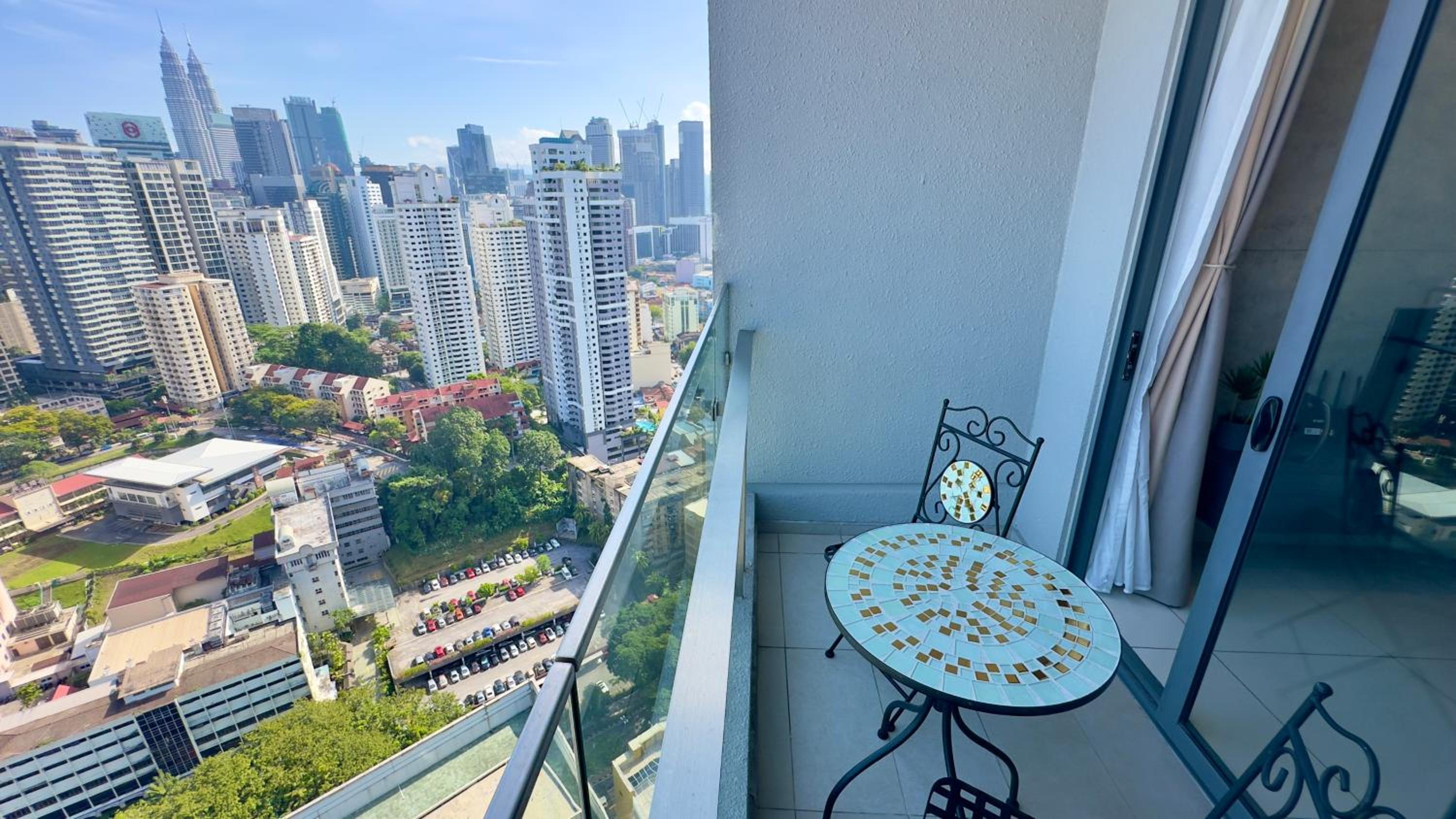 Balcony Unit II & The Robertson Residence 33f