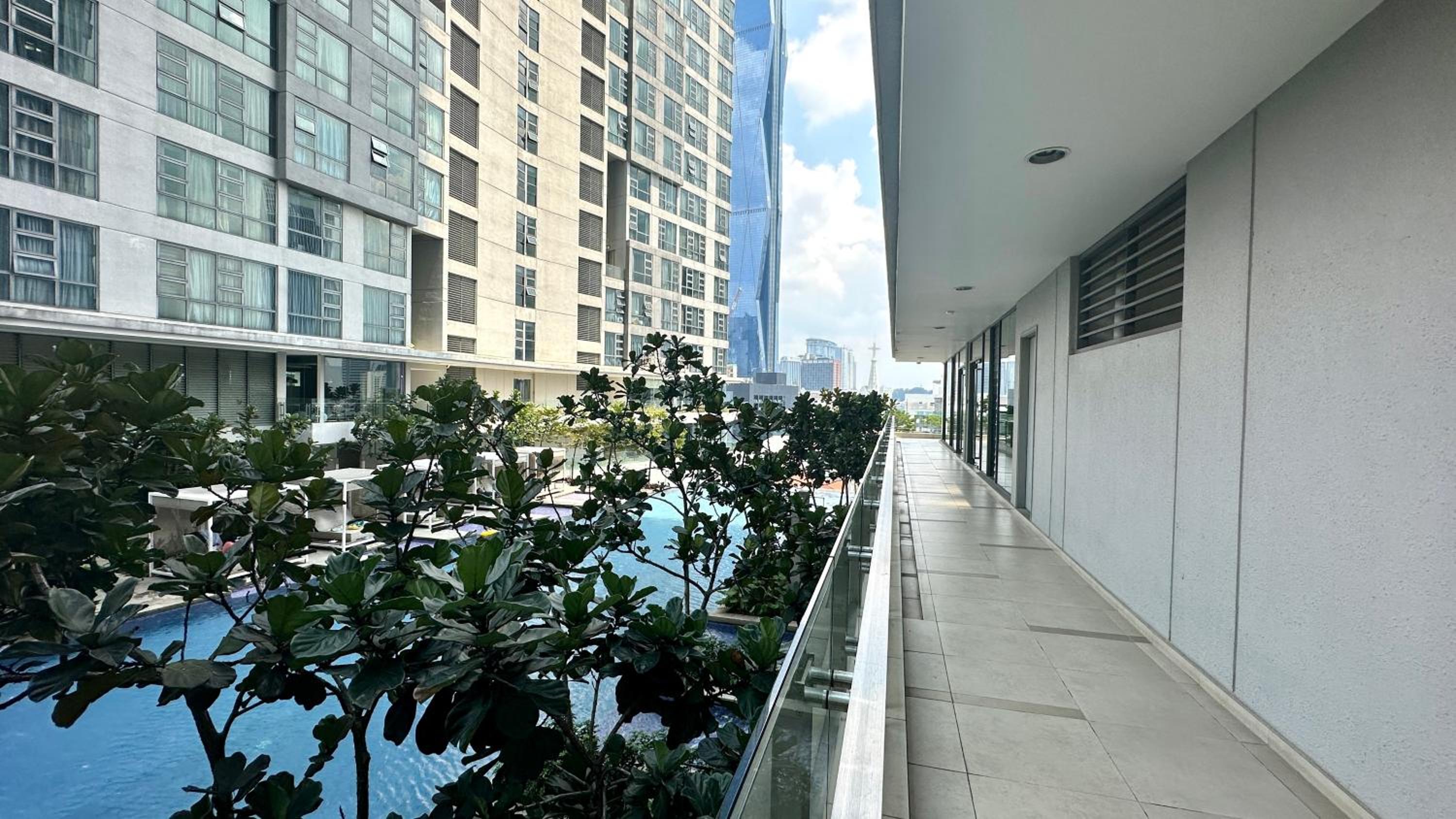 Balcony Unit II & The Robertson Residence 33f
