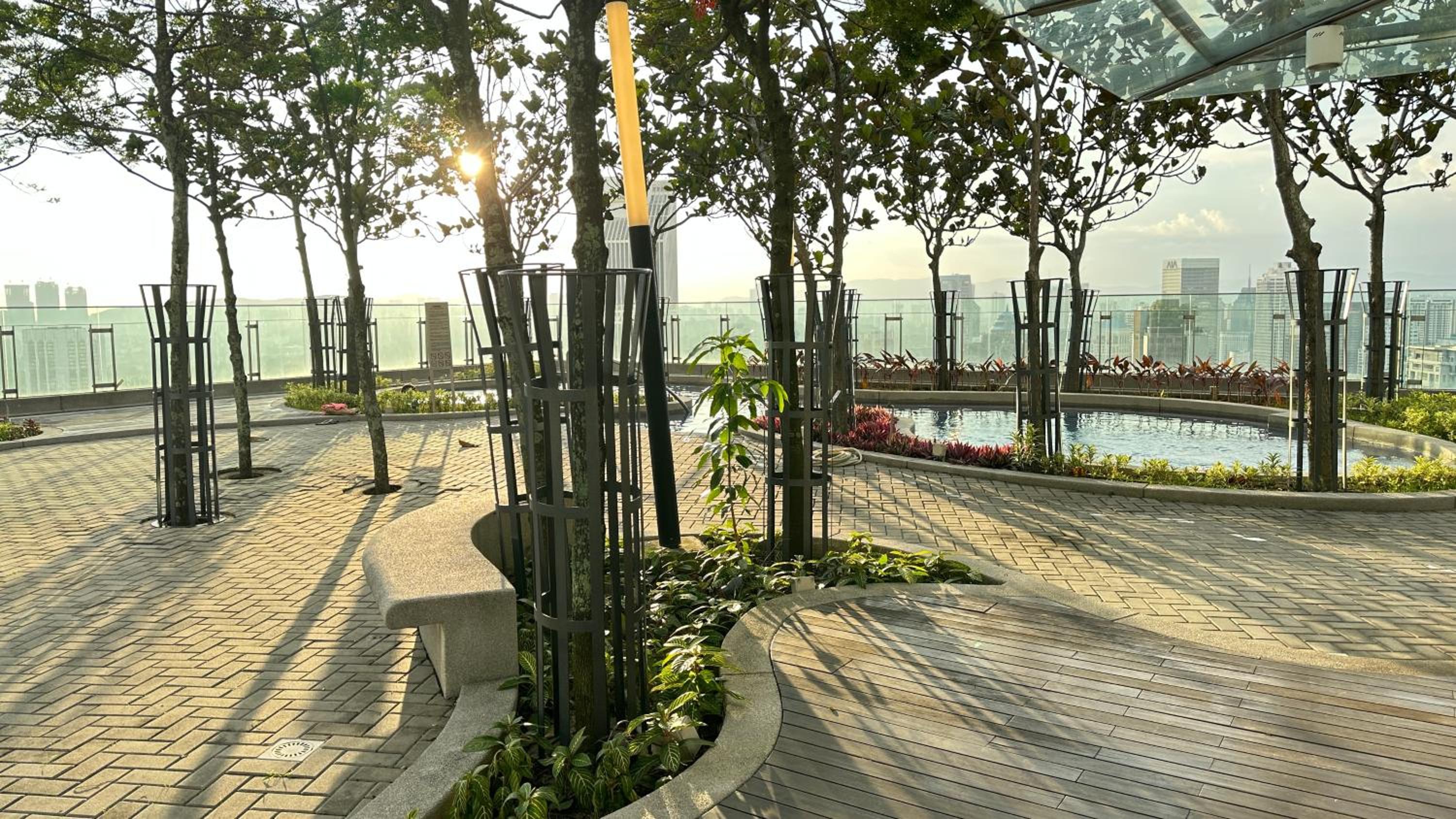 Balcony Unit II & The Robertson Residence 33f
