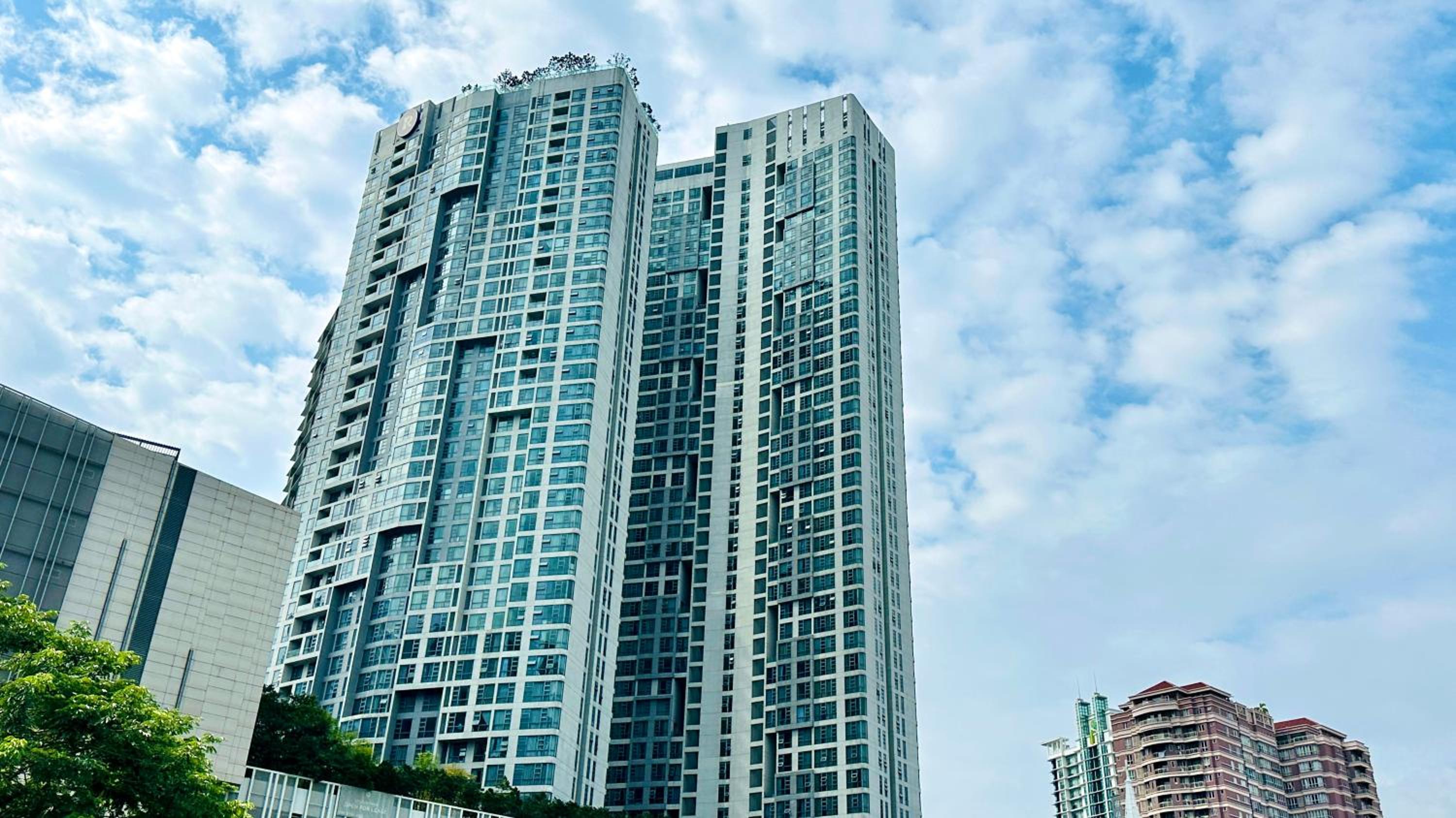 Balcony Unit II & The Robertson Residence 33f