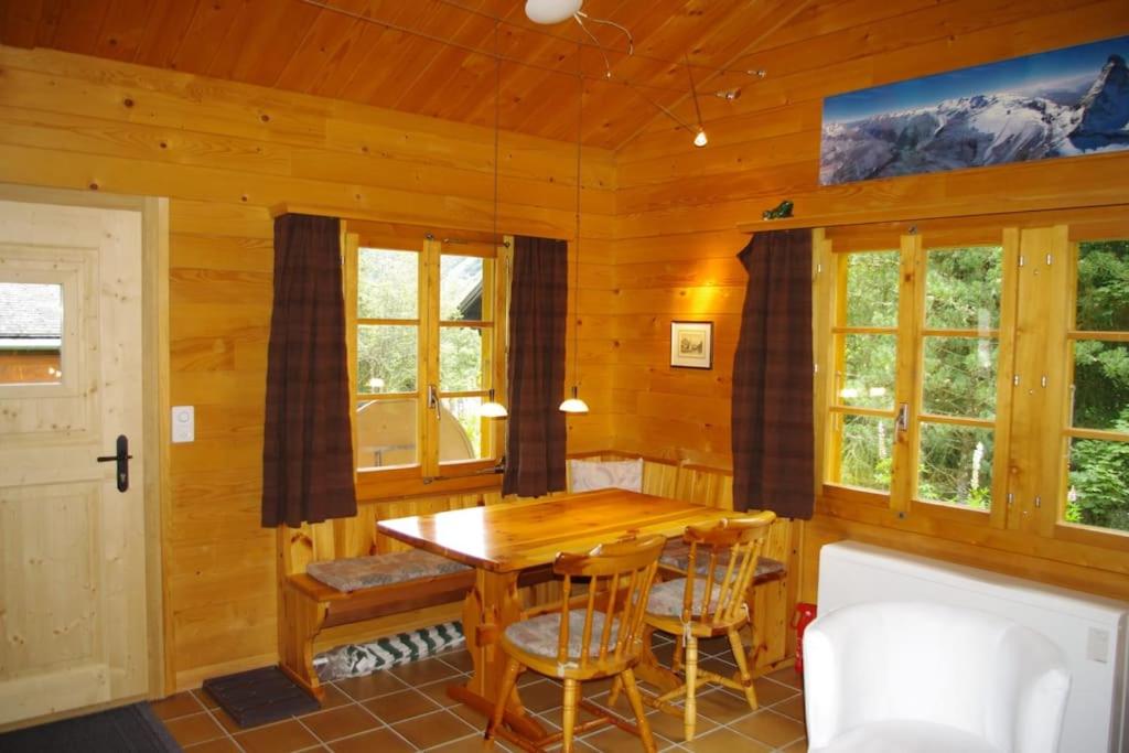 Le Bouvreuil Zinal, le VRAI petit chalet de vacances!