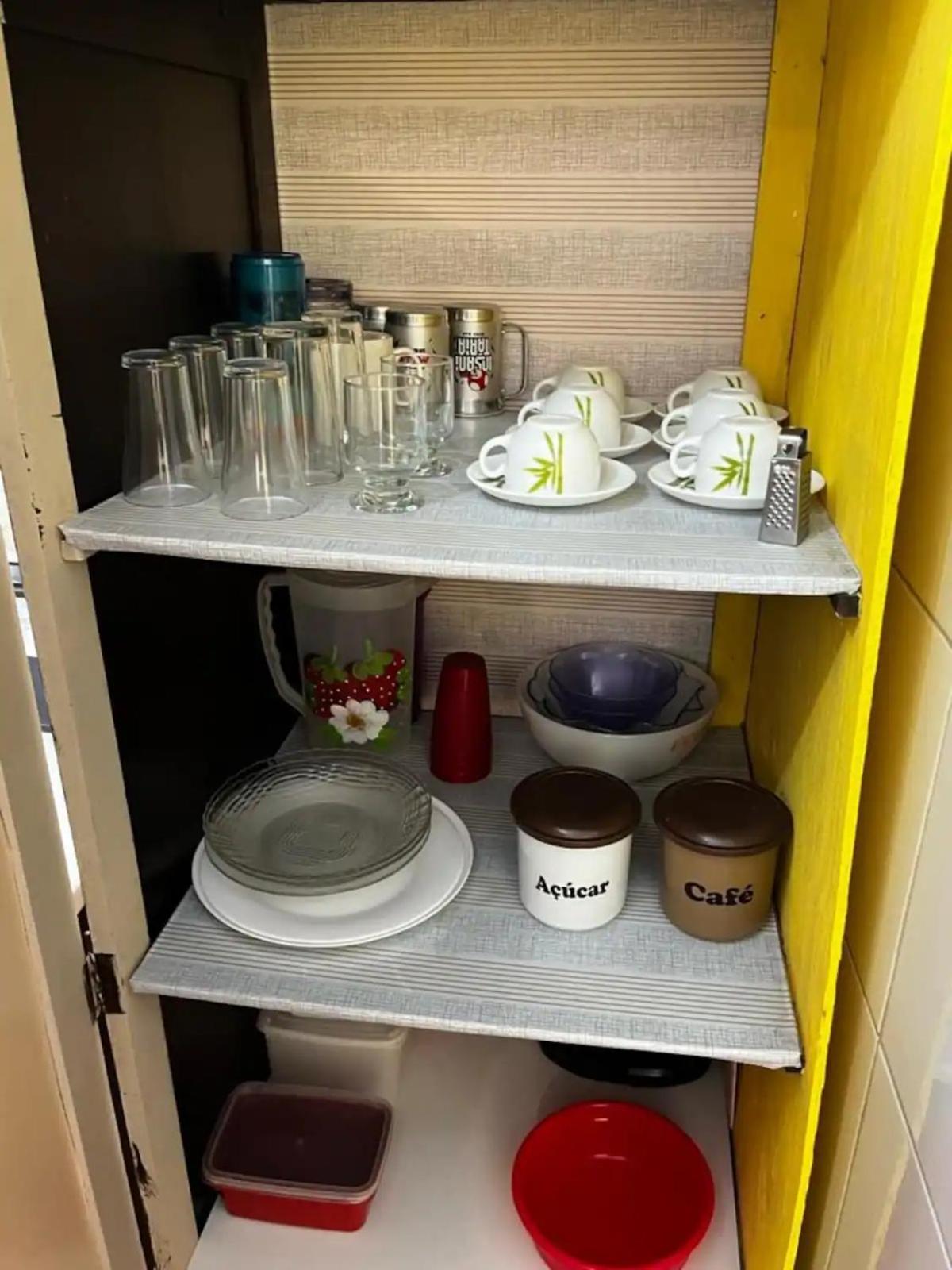 Apartmento amarelo lomba do sabão