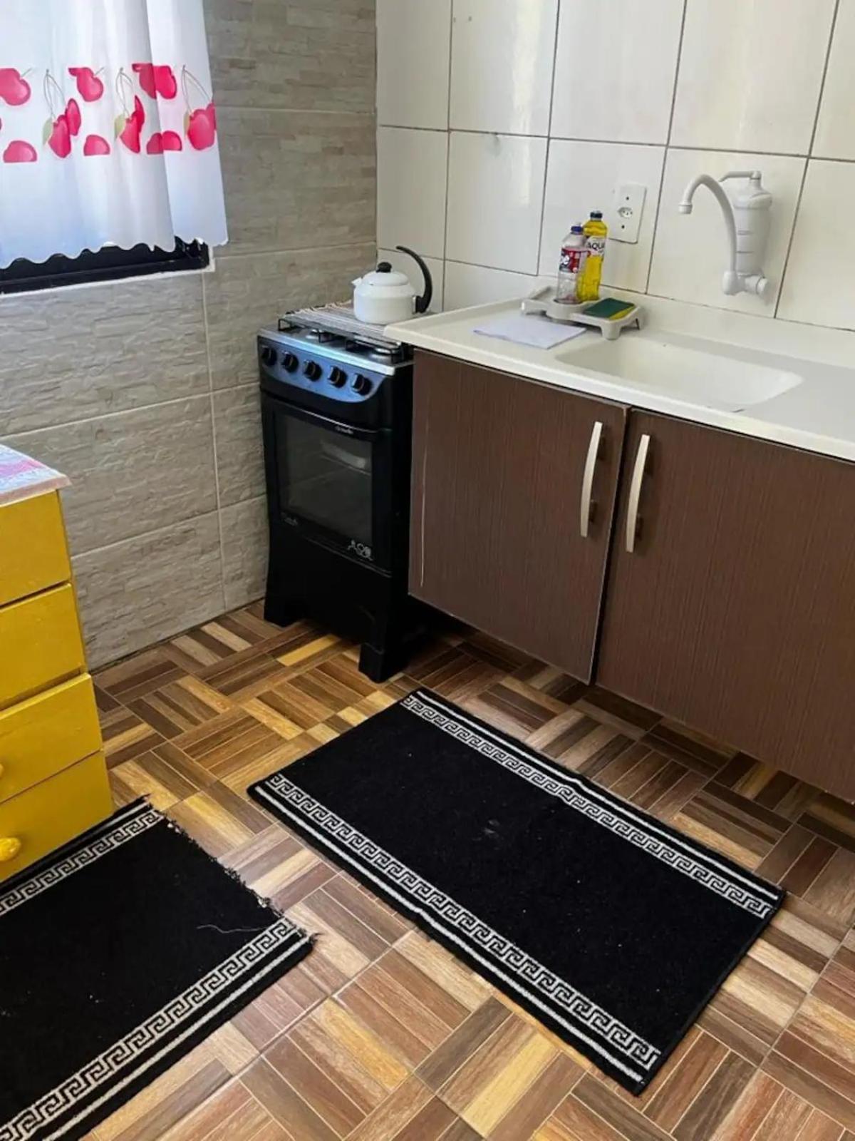 Apartmento amarelo lomba do sabão