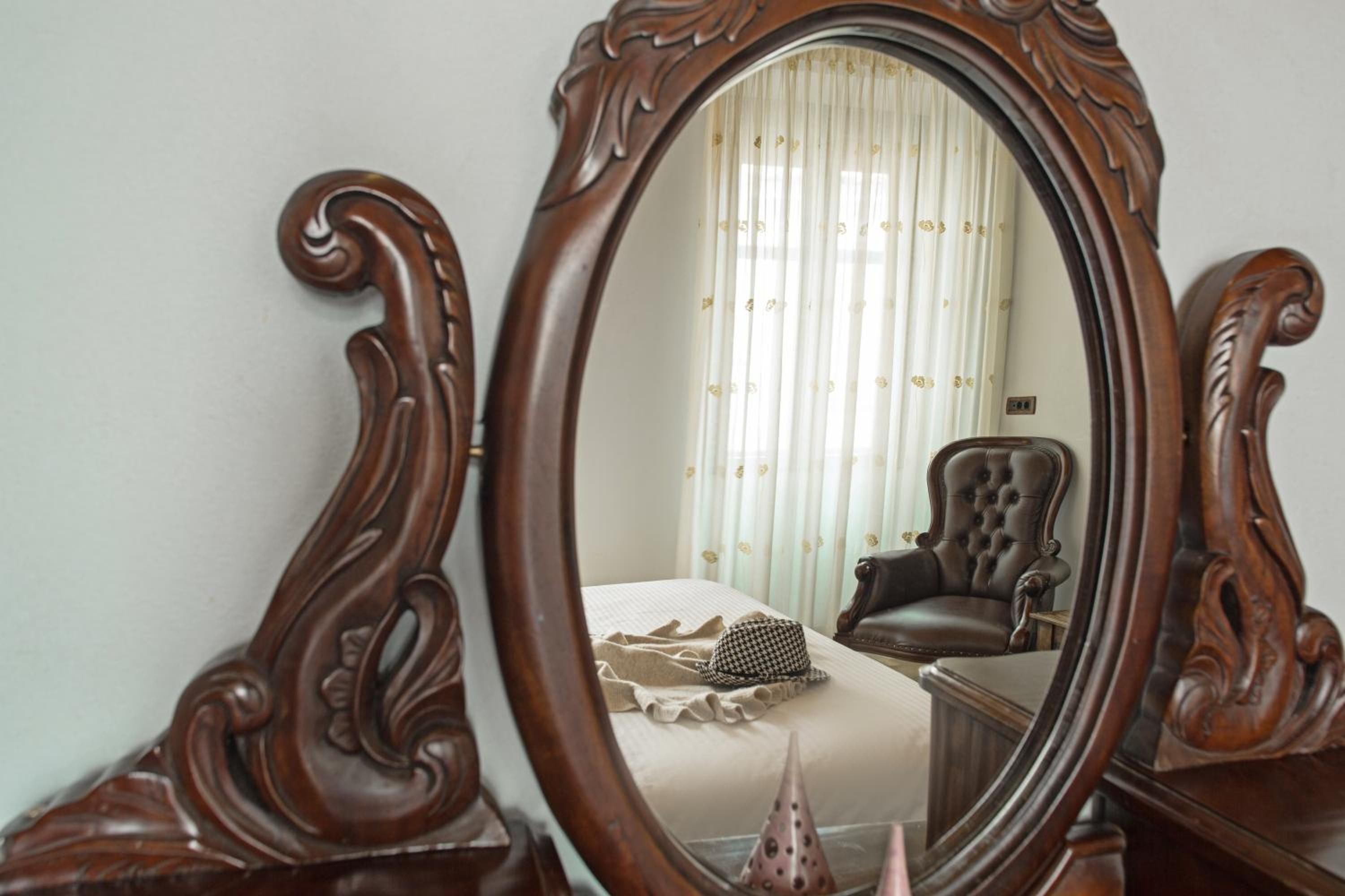 Kyveli Suites