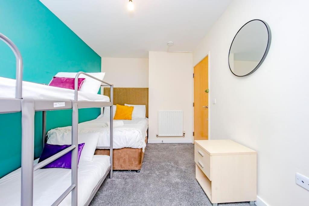 FLASH SALE Brighton train station 4 Bedroom Flat BN119KIN view 4