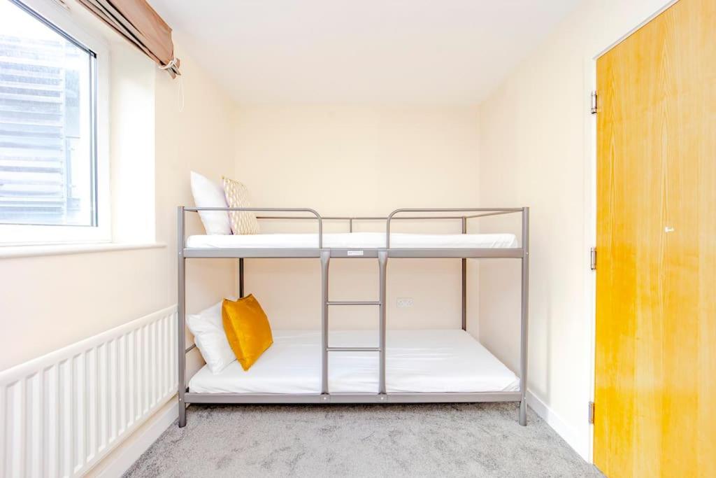 FLASH SALE Brighton train station 4 Bedroom Flat BN119KIN view 5