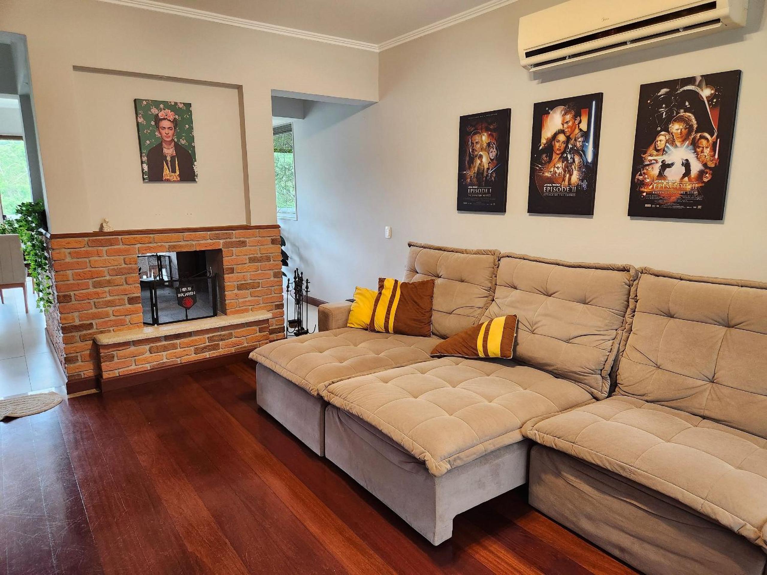 Casa Feliz: serviço, hidro aquecida, piscina