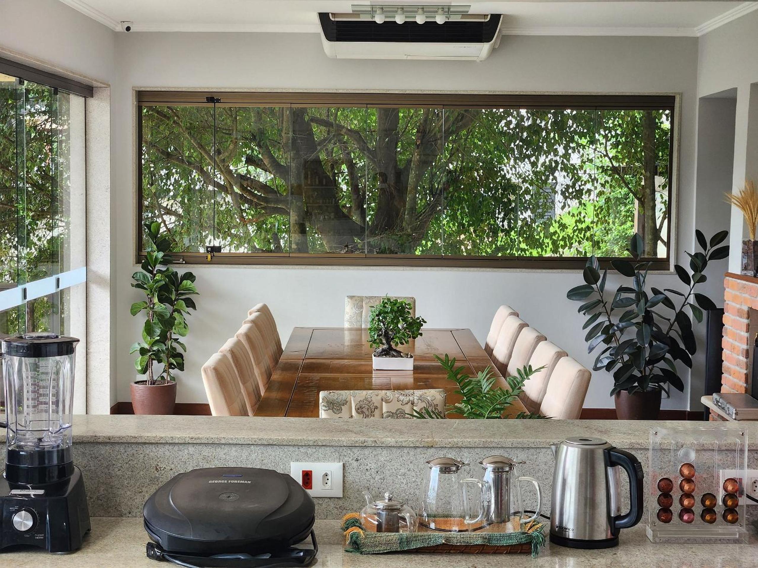 Casa Feliz: serviço, hidro aquecida, piscina
