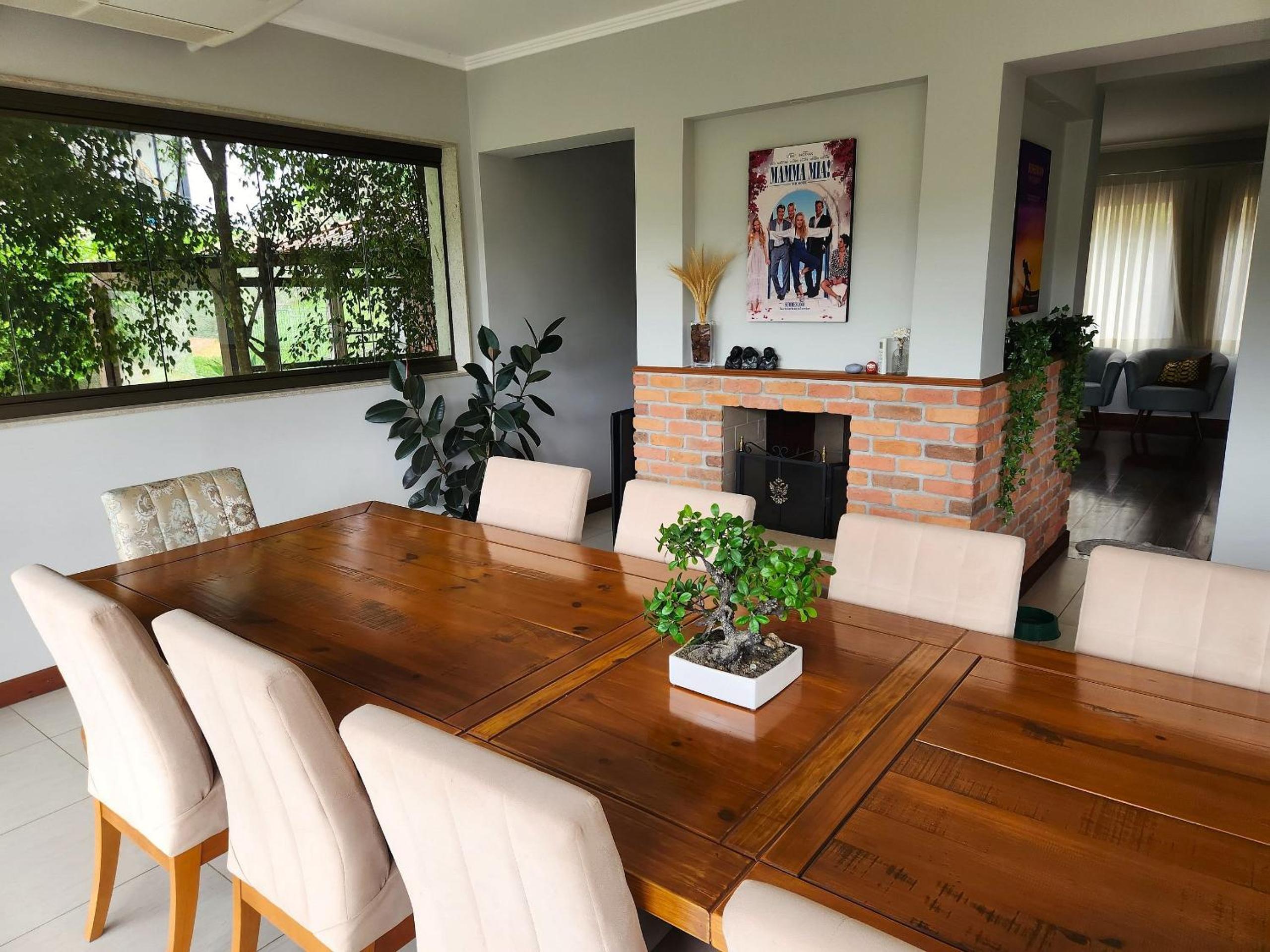 Casa Feliz: serviço, hidro aquecida, piscina