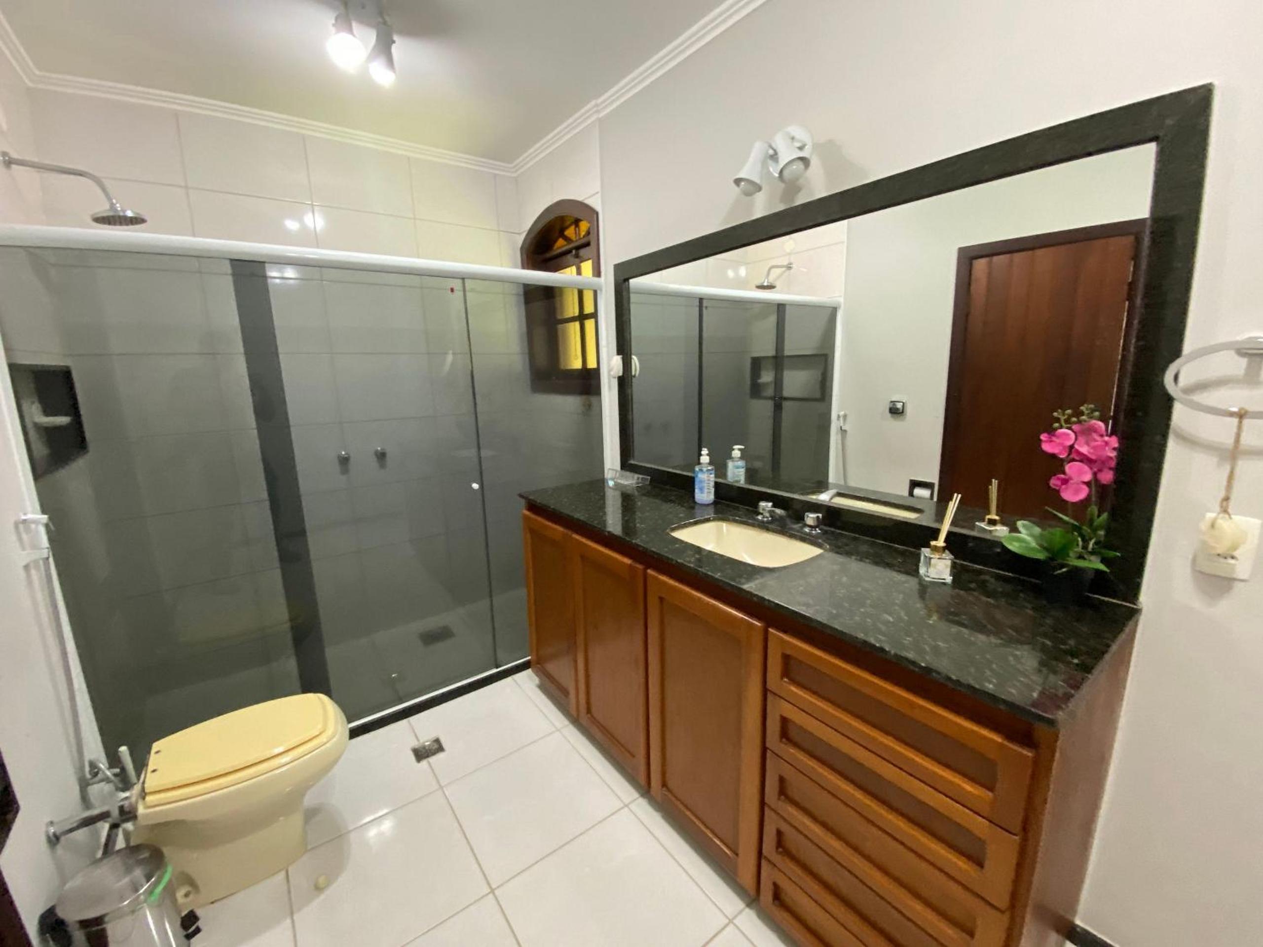 Casa Feliz: serviço, hidro aquecida, piscina