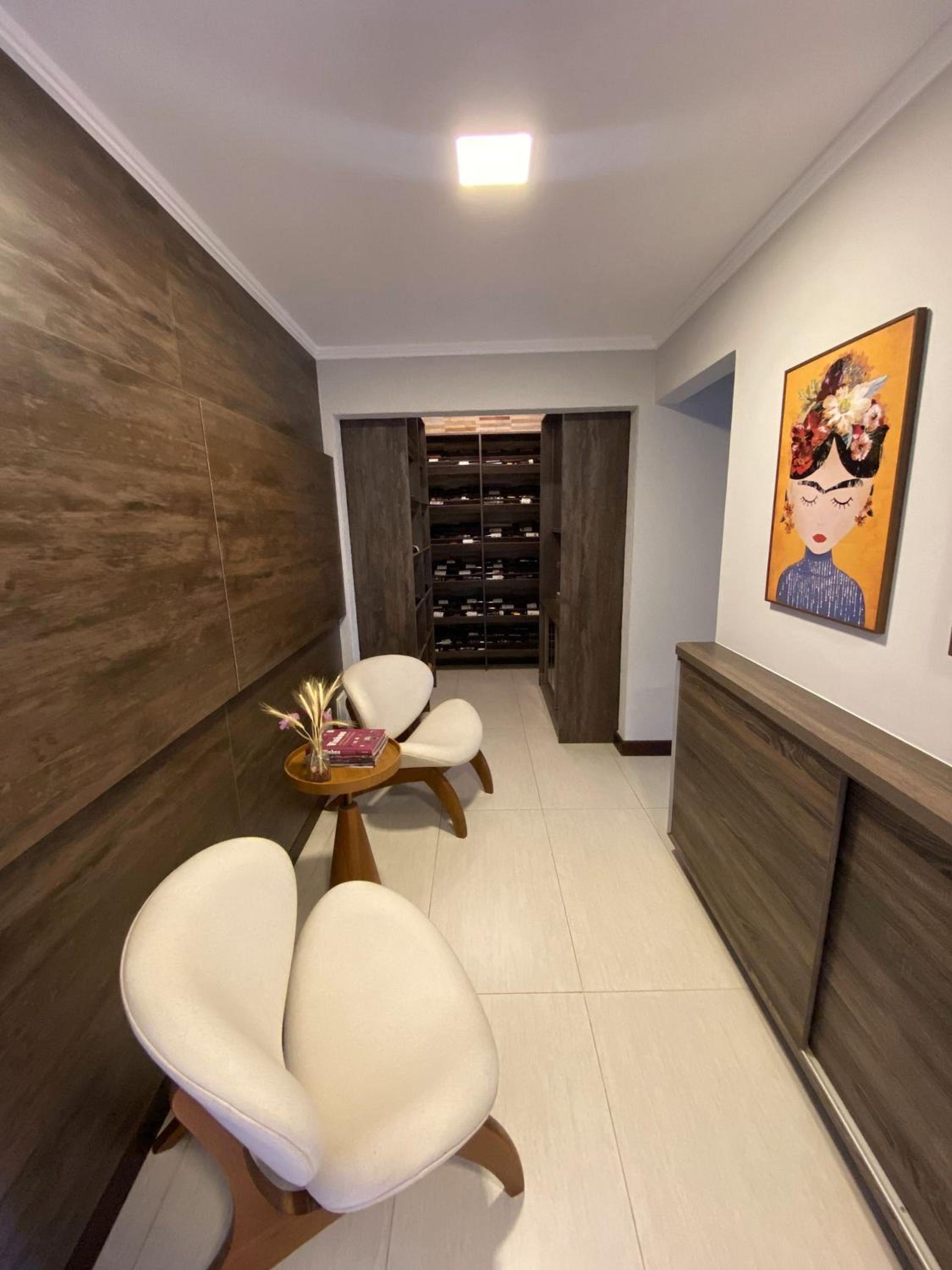 Casa Feliz: serviço, hidro aquecida, piscina