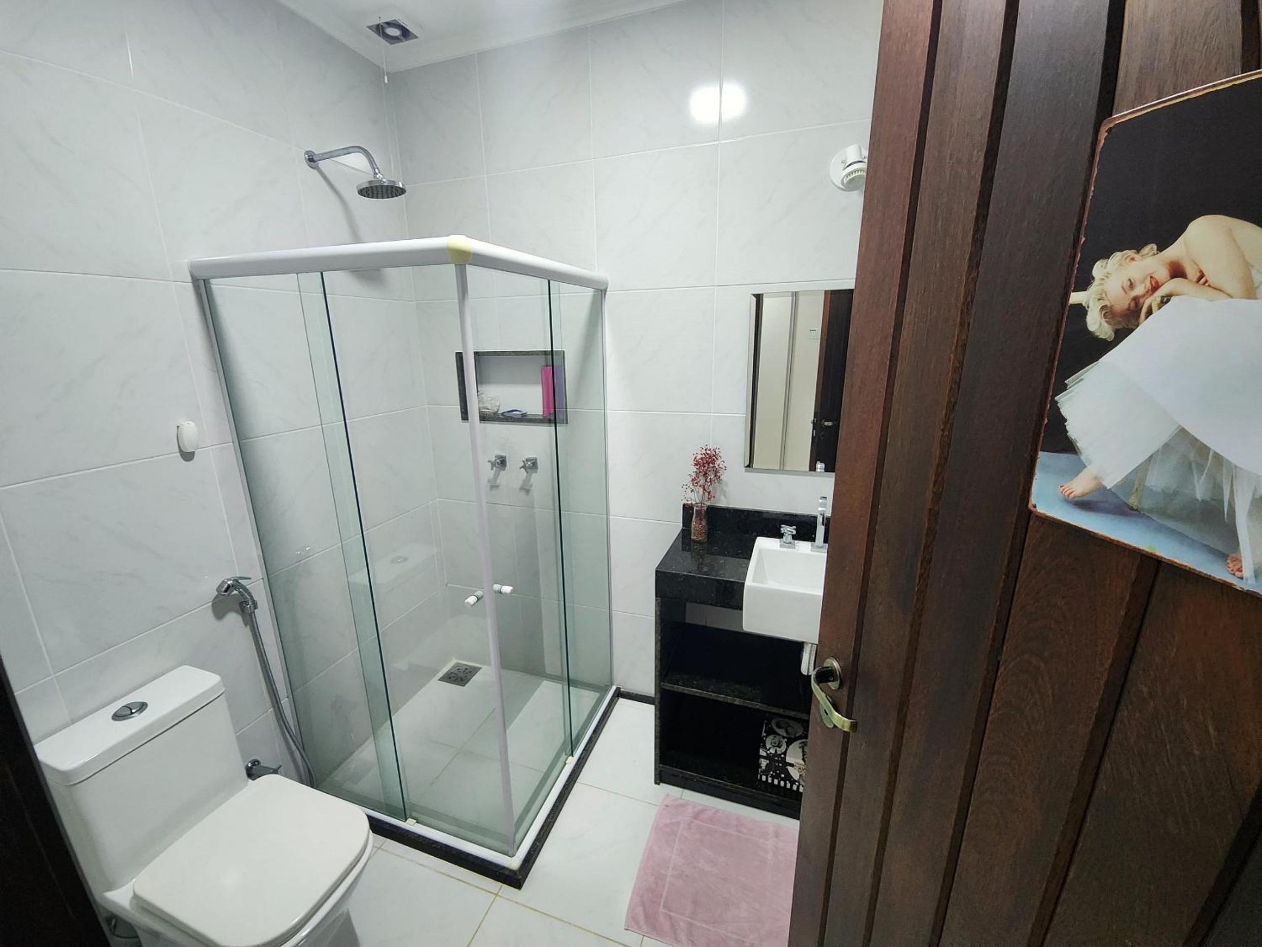 Casa Feliz: serviço, hidro aquecida, piscina
