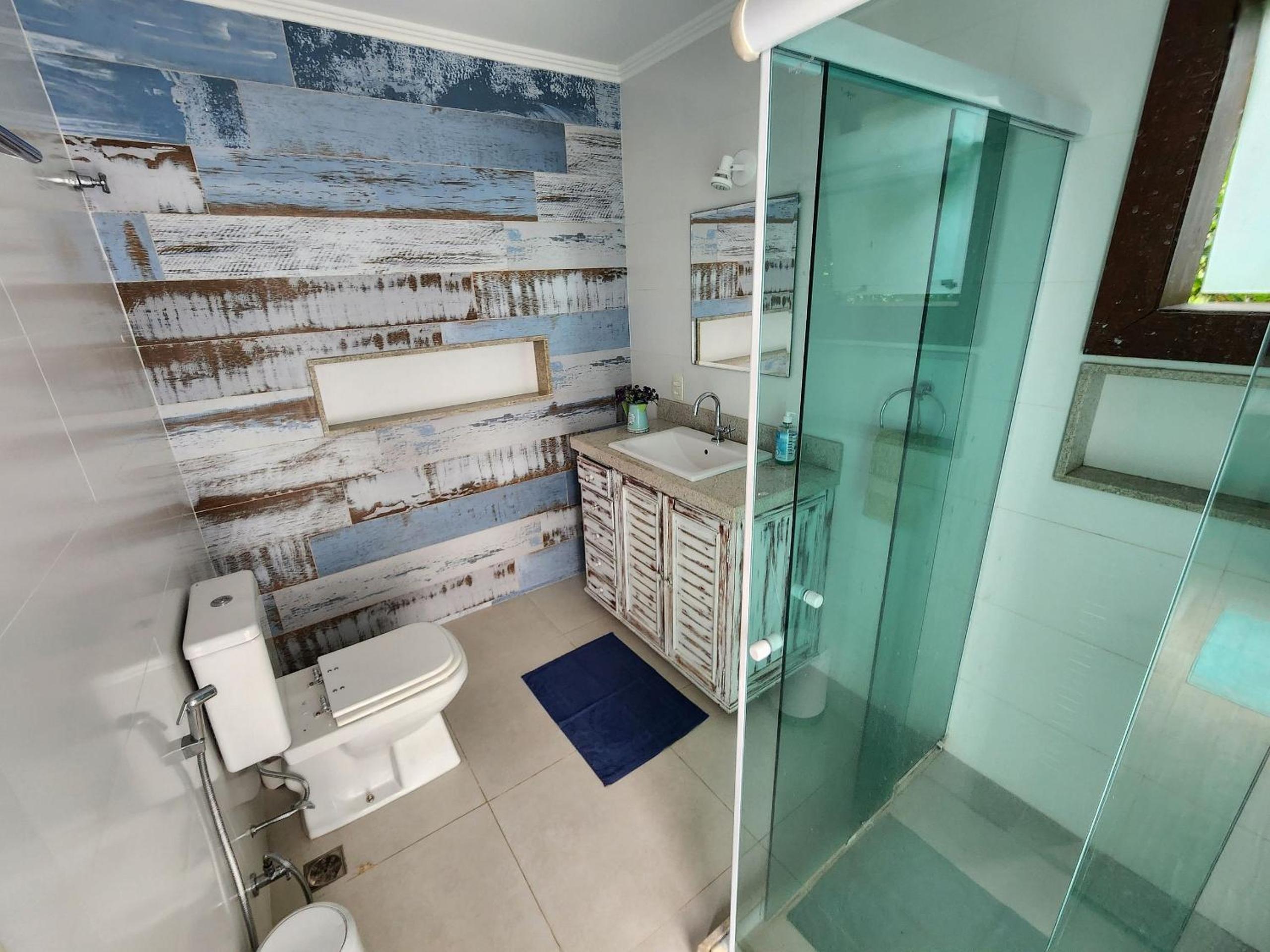 Casa Feliz: serviço, hidro aquecida, piscina