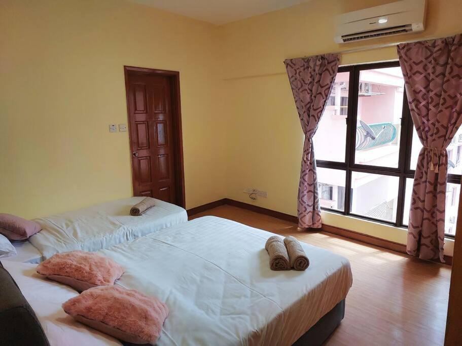 KHome-MarinaCourt-KK CITY CENTRE .3B2R(8Pax) NEW!!