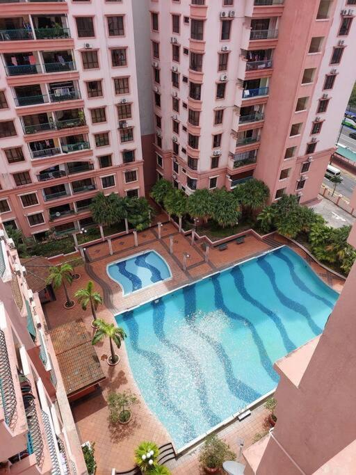 KHome-MarinaCourt-KK CITY CENTRE .3B2R(8Pax) NEW!!