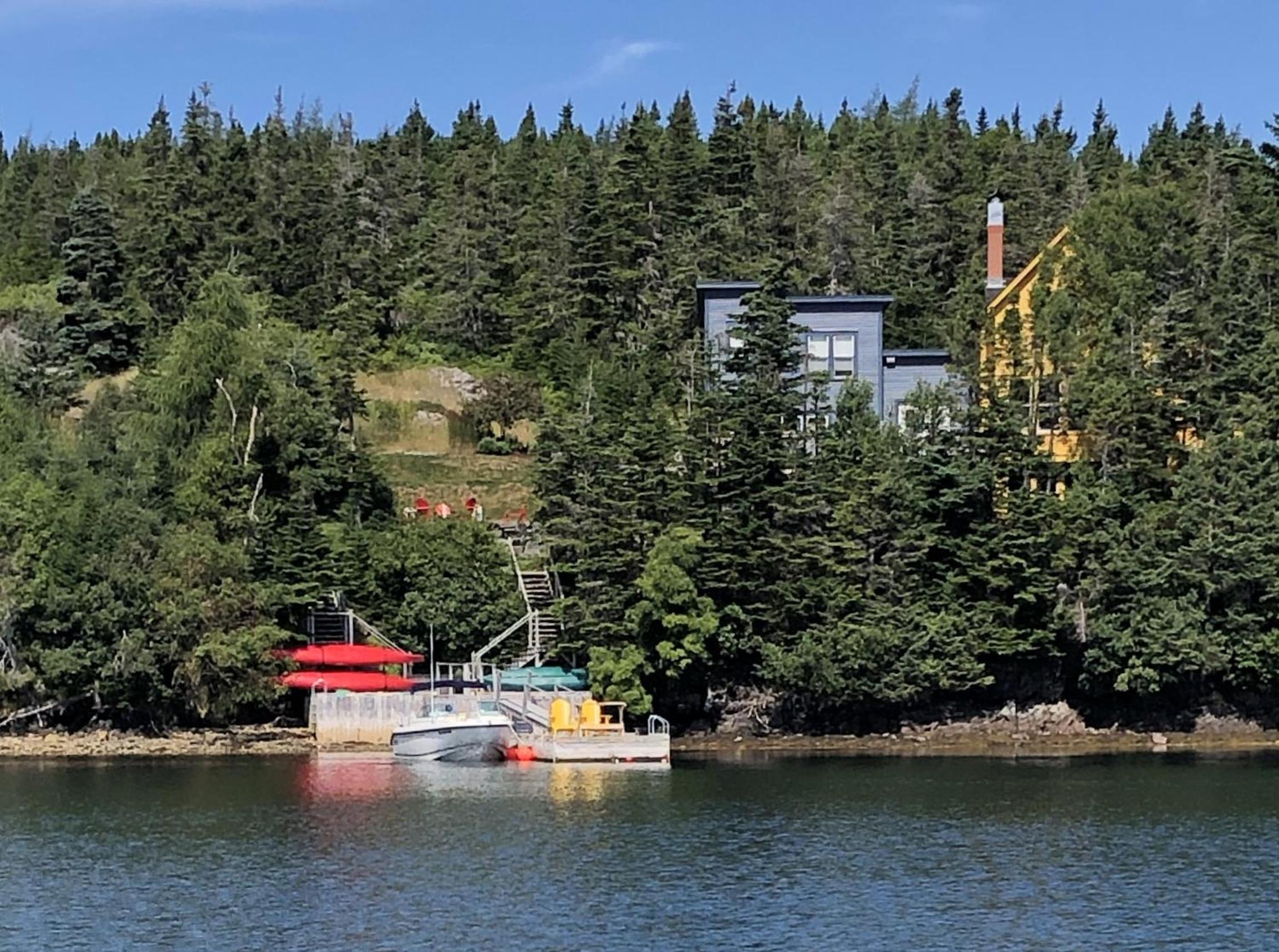 Lodging at Goose Cove Retreat - Trinity, Newfoundland