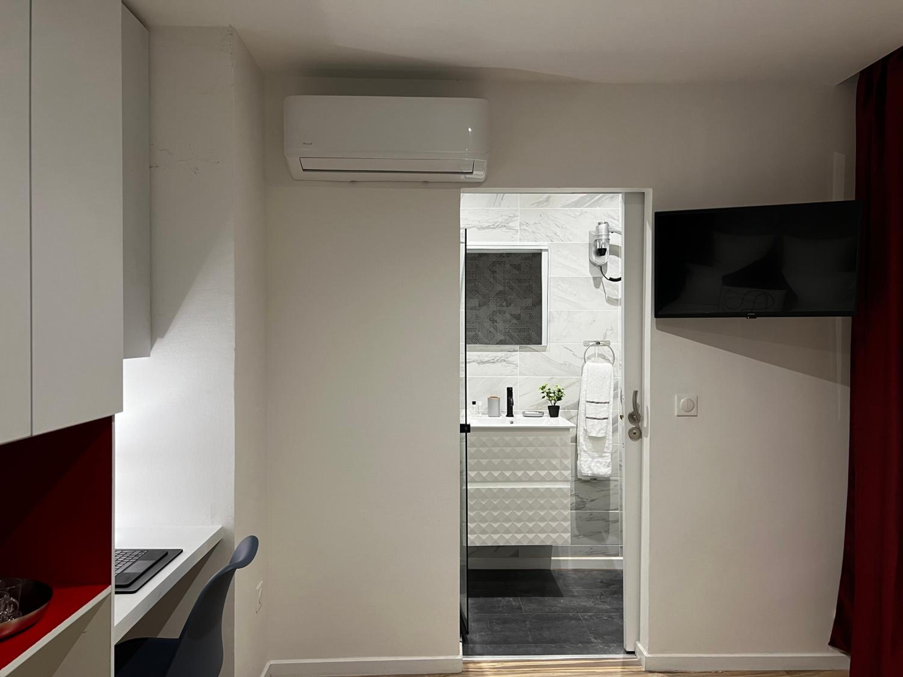 hotel room