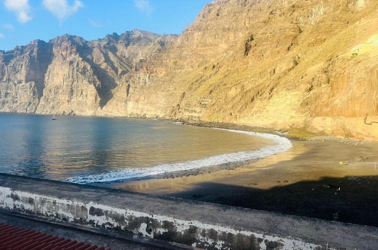 Santiago del Teide Vacations - National Trust Beach Apartment - Property Image 5