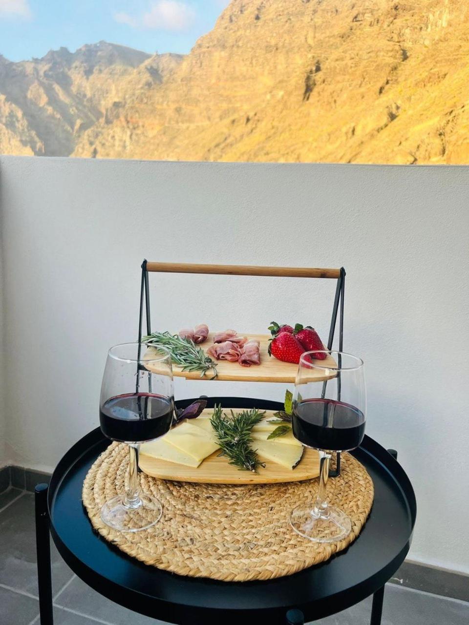 Santiago del Teide Vacations - National Trust Beach Apartment - Property Image 4