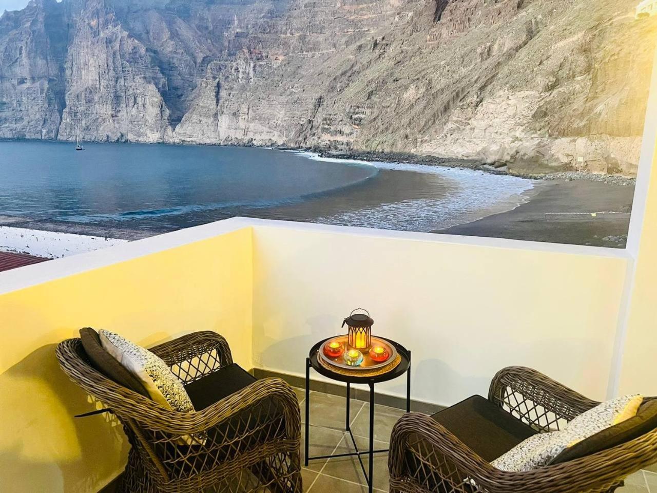 Santiago del Teide Vacations - National Trust Beach Apartment - Property Image 3