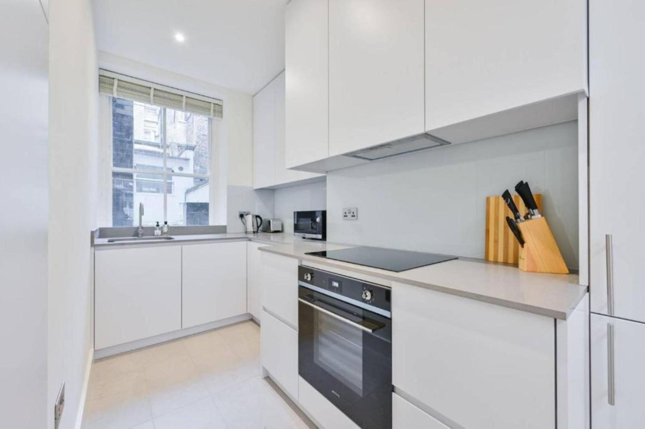 LARGE PENTHOUSE MAYFAIR SLEEPS UP TO 12