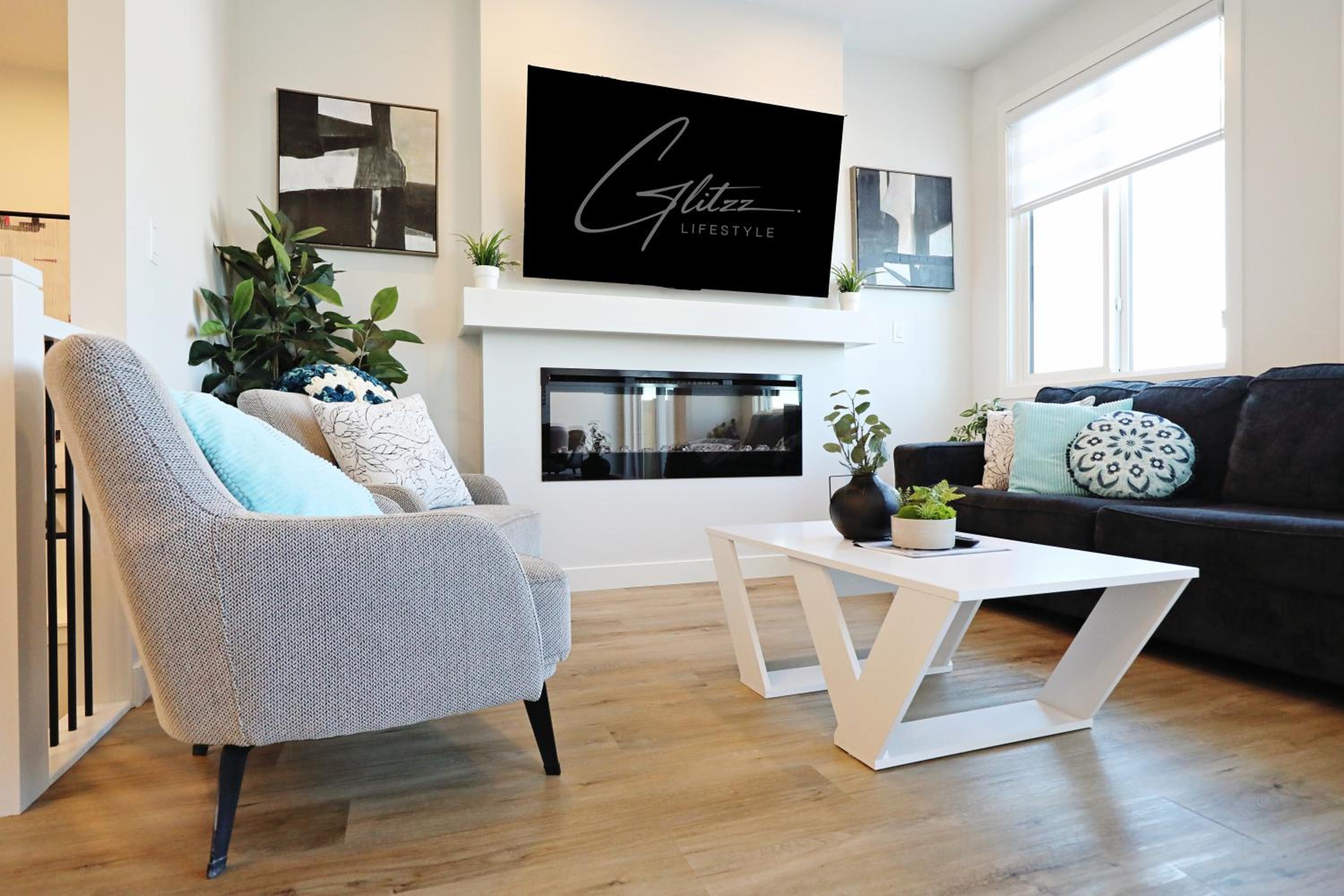 Stylish Home with AC, 3 King Beds, Garage, Disney