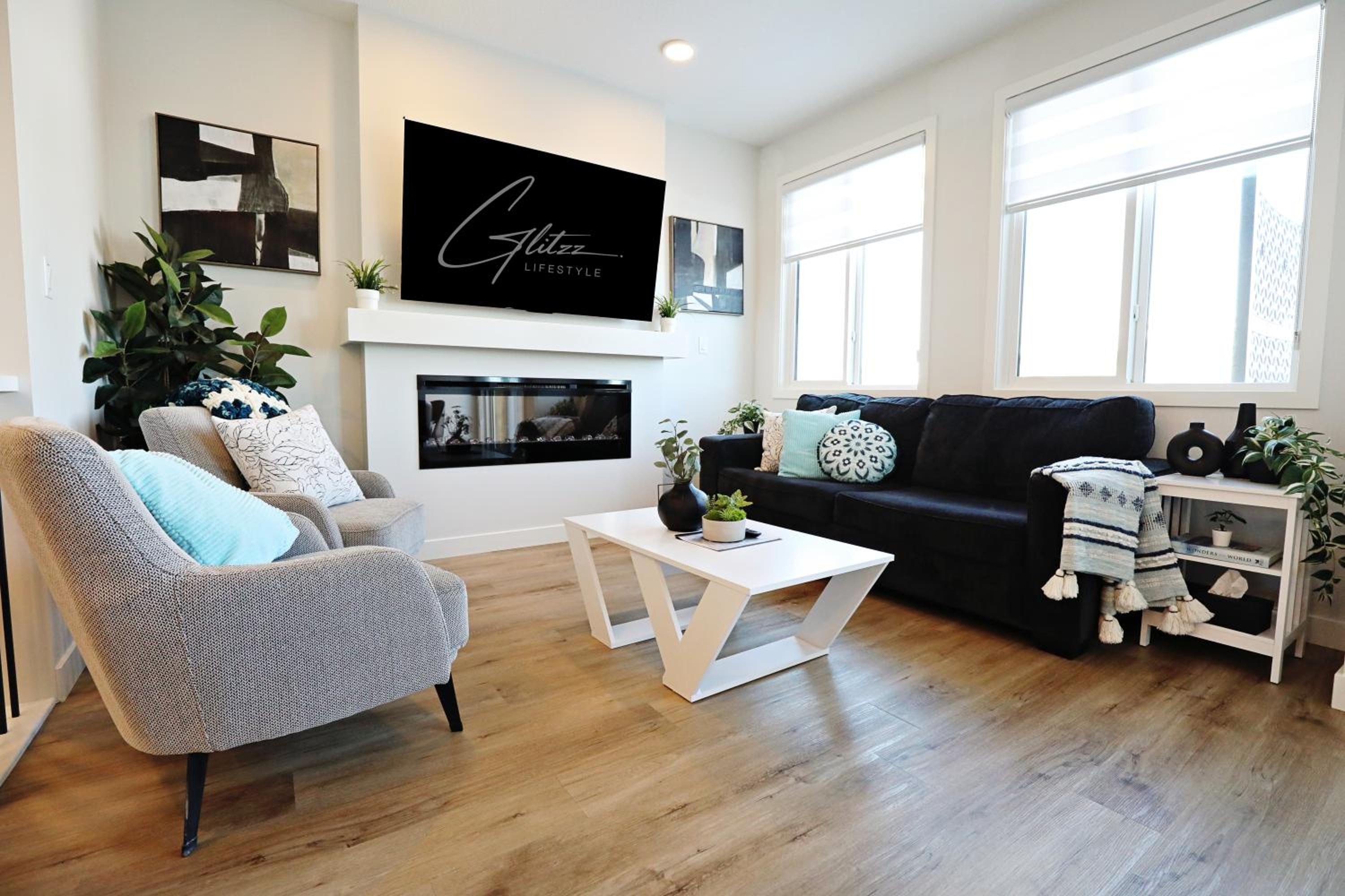 Stylish Home with AC, 3 King Beds, Garage, Disney