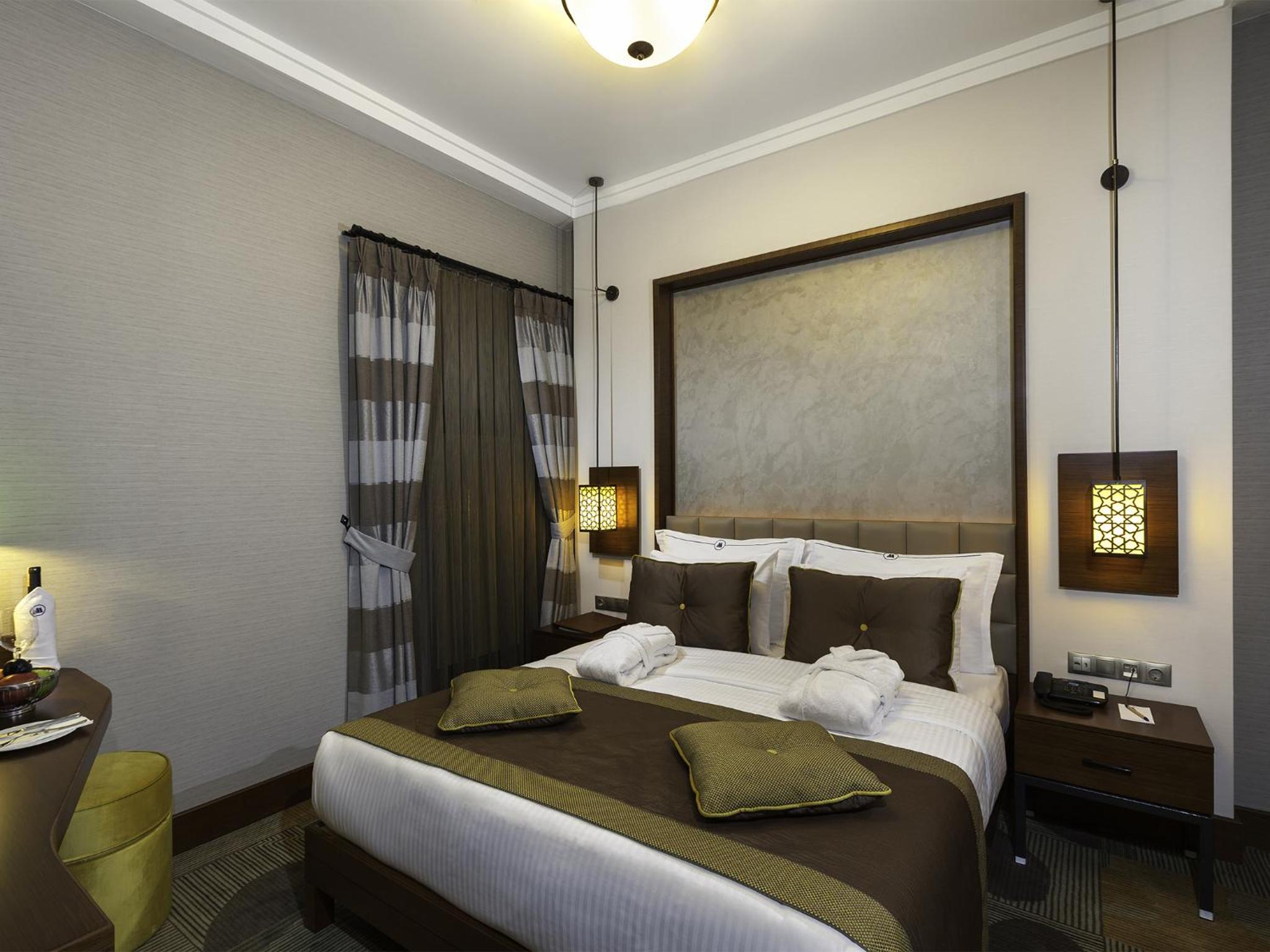 Manesol Boutique Galata - Image 40