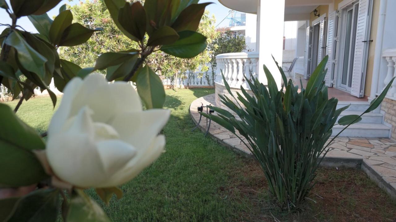 Villa Kourkoumelata