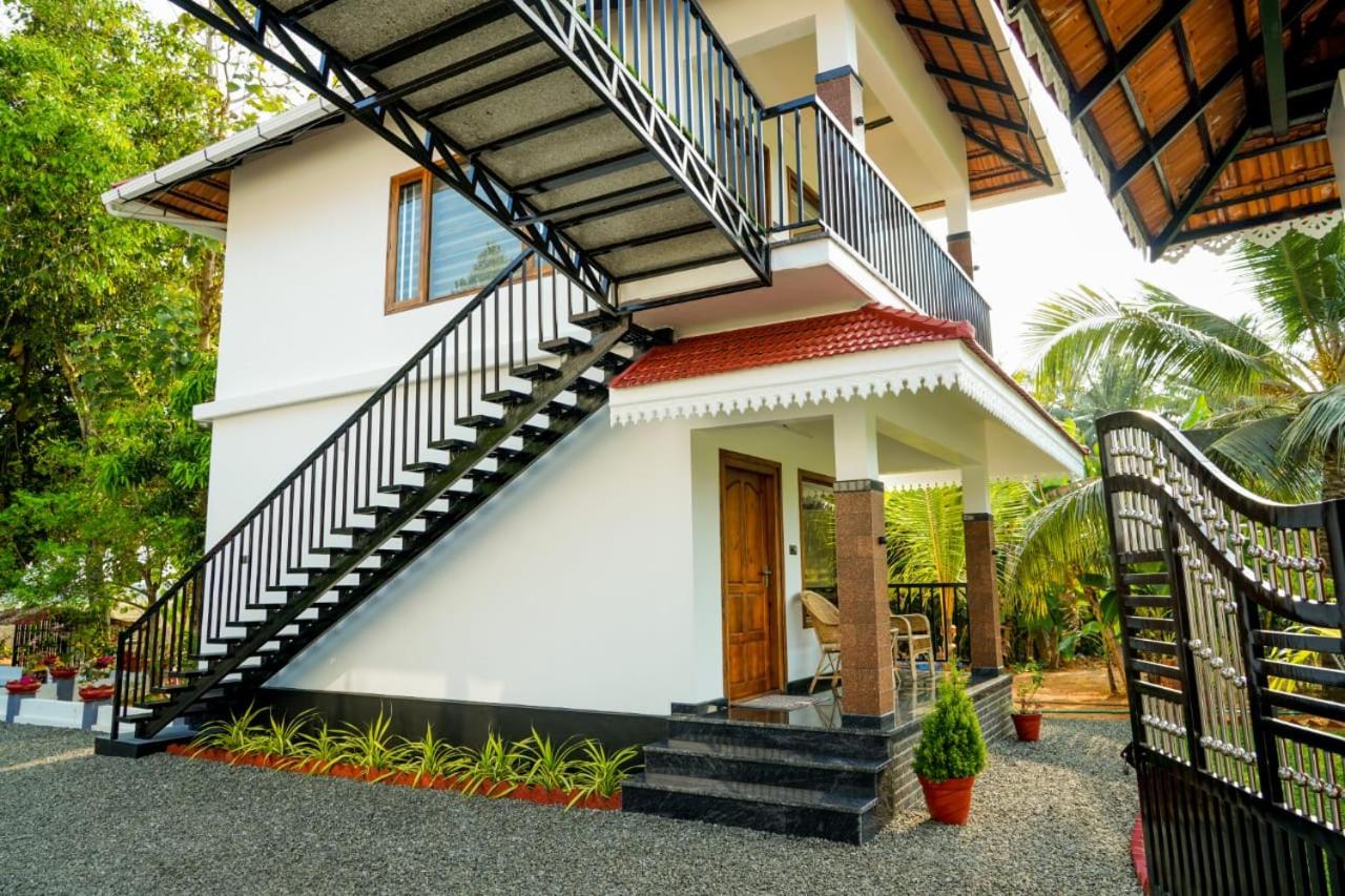 Coconut Palms Village Homestay