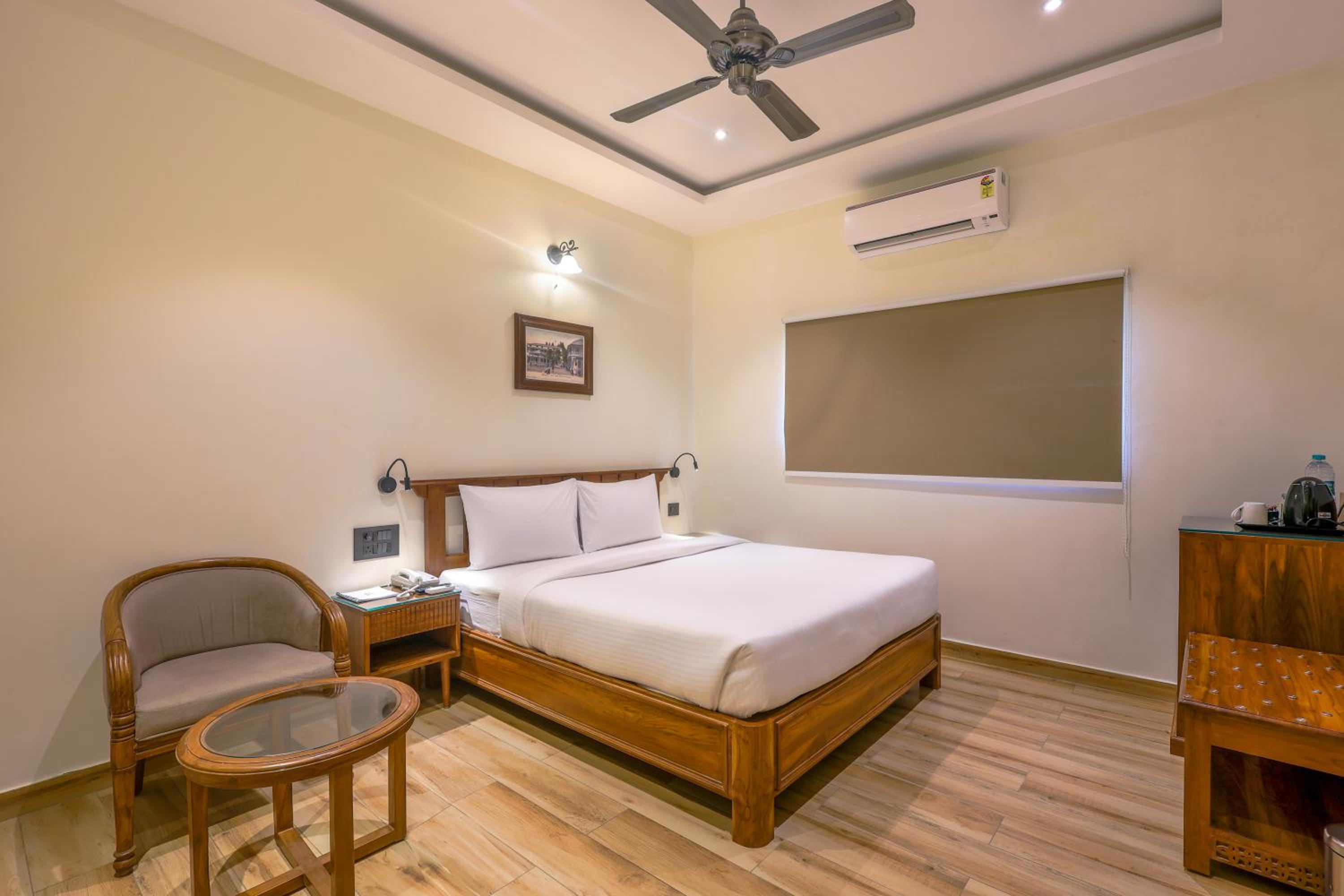 Hotel Lalit Palace view 4