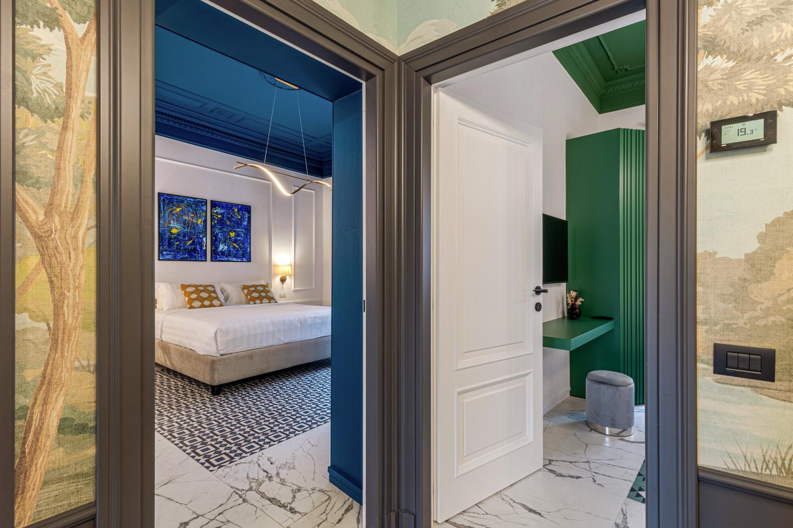 hotel room