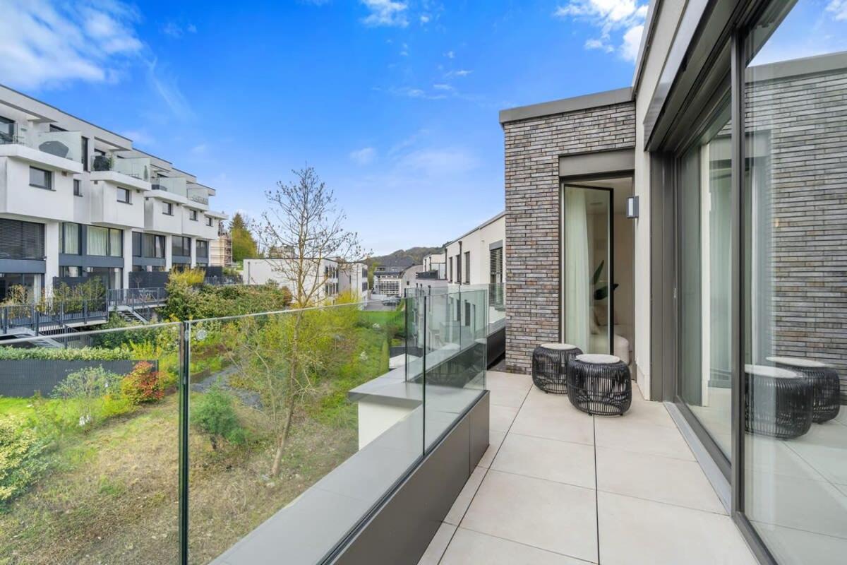 Luxury 2BR, Free Parking, Balcony view 5