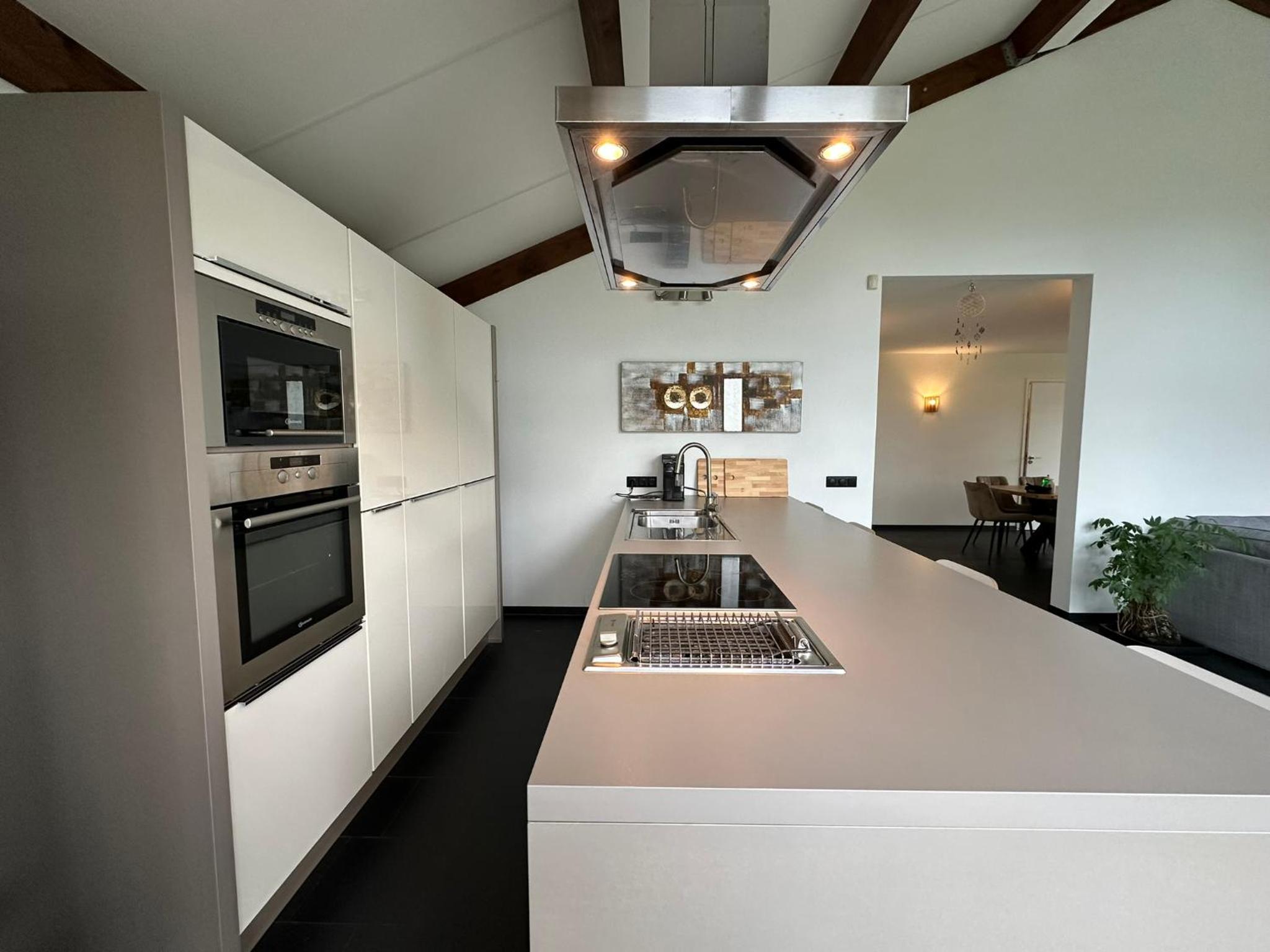 Groot vakantiehuis nabij Amsterdam inclusief jacuzzi