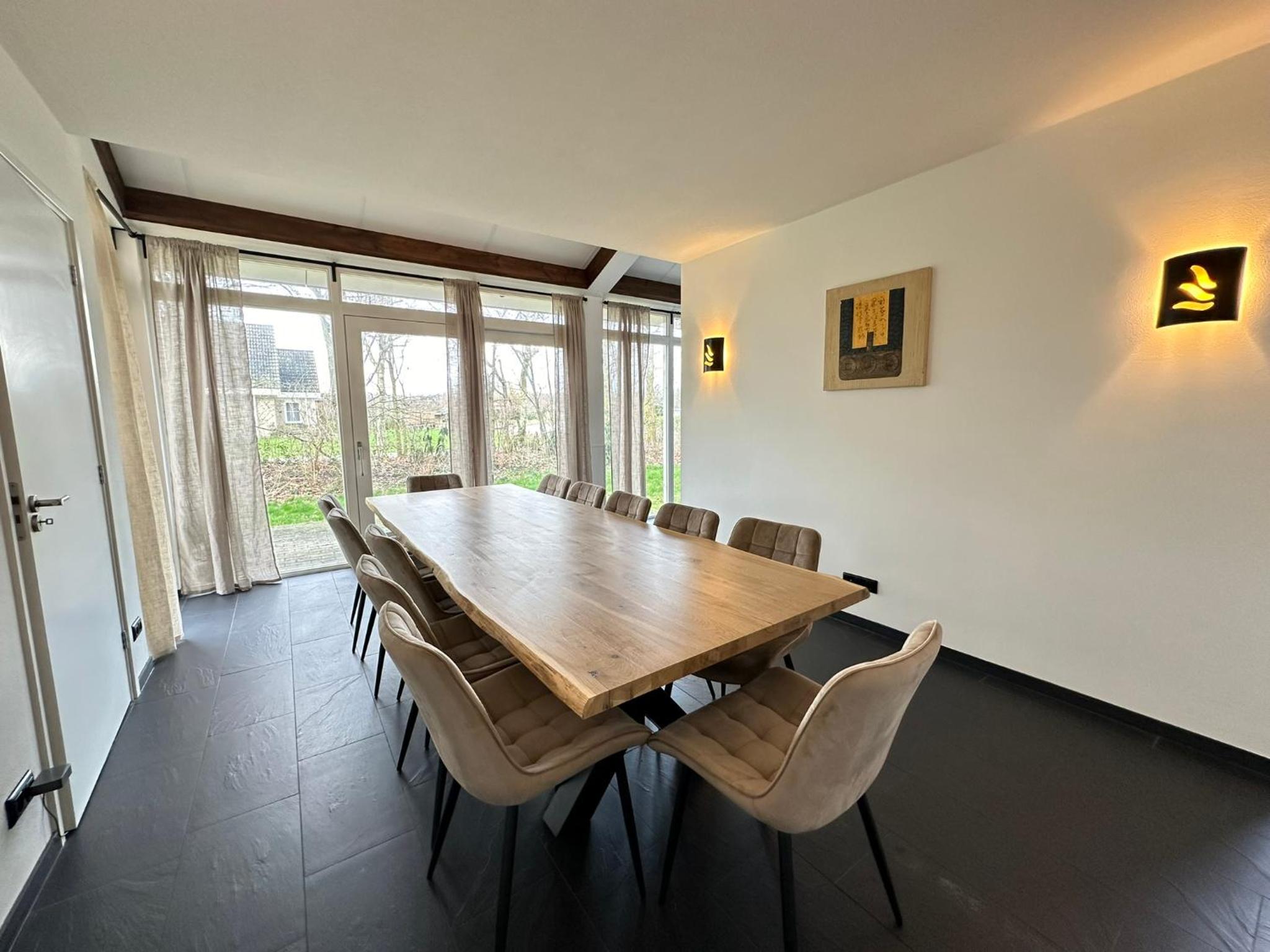 Groot vakantiehuis nabij Amsterdam inclusief jacuzzi