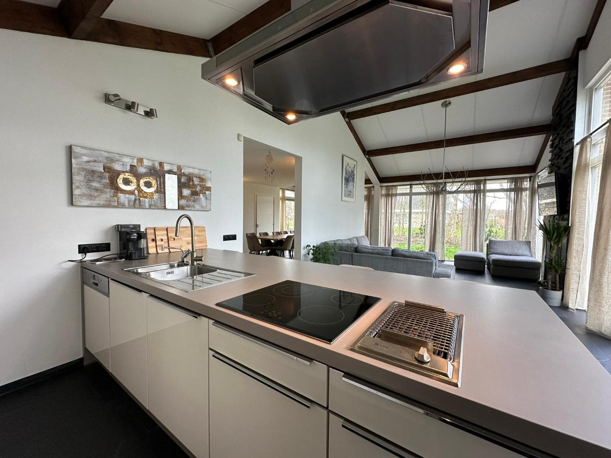 Groot vakantiehuis nabij Amsterdam inclusief jacuzzi
